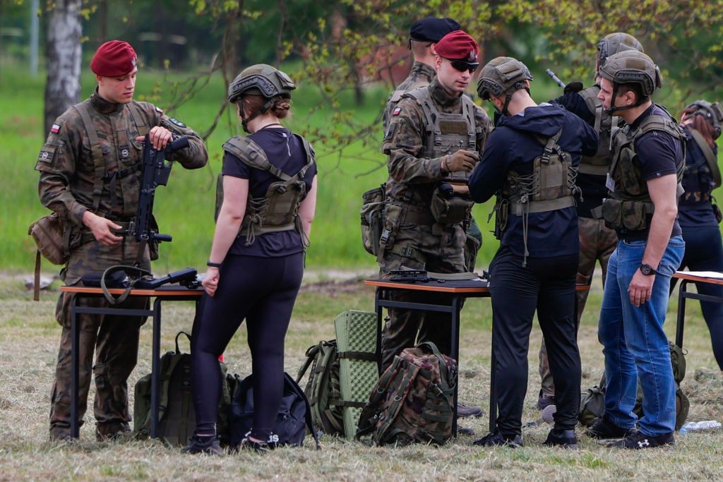 Incydent na strzelnicy w Augustowie. Pocisk uszkodził okno