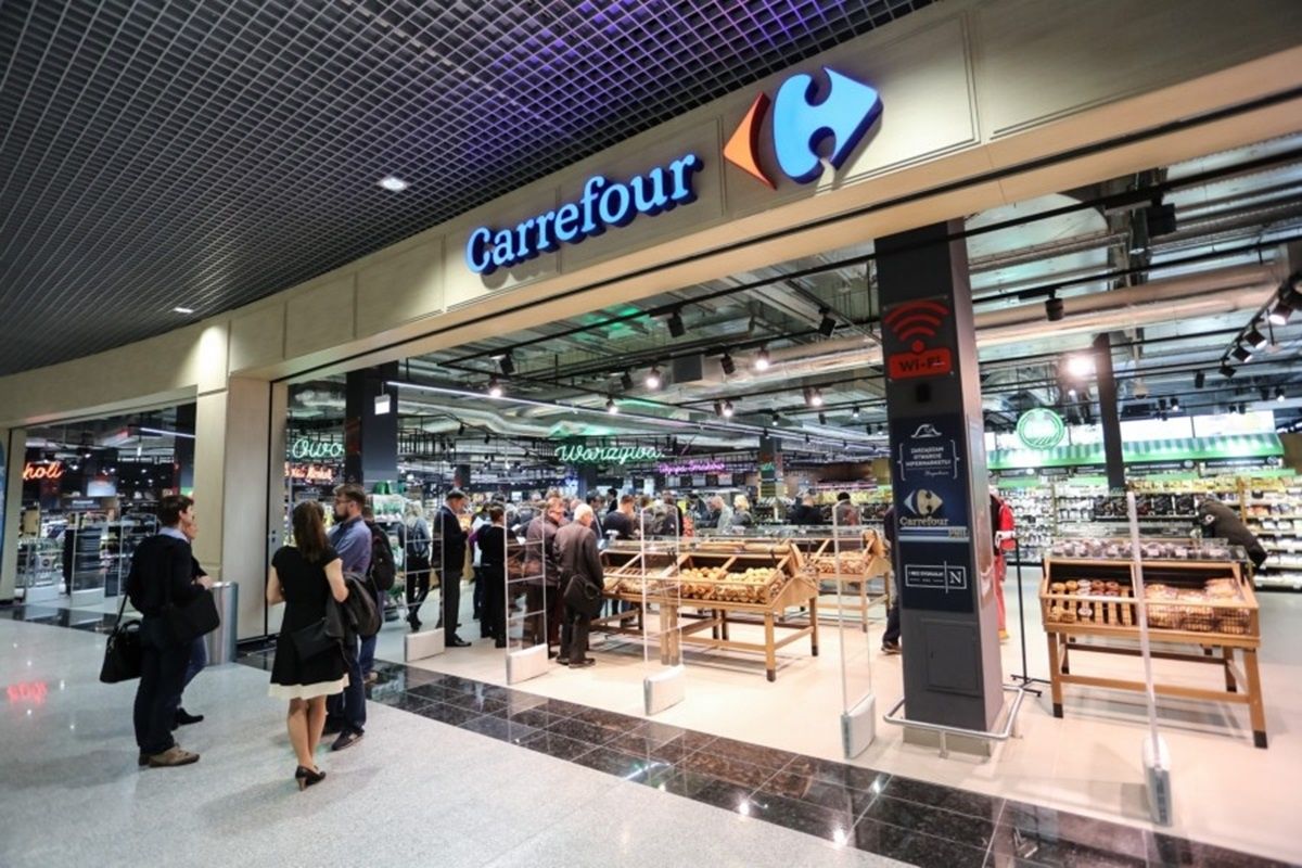 Carrefour rezygnuje z papierowych gazetek. Stawia na aplikację mobilną