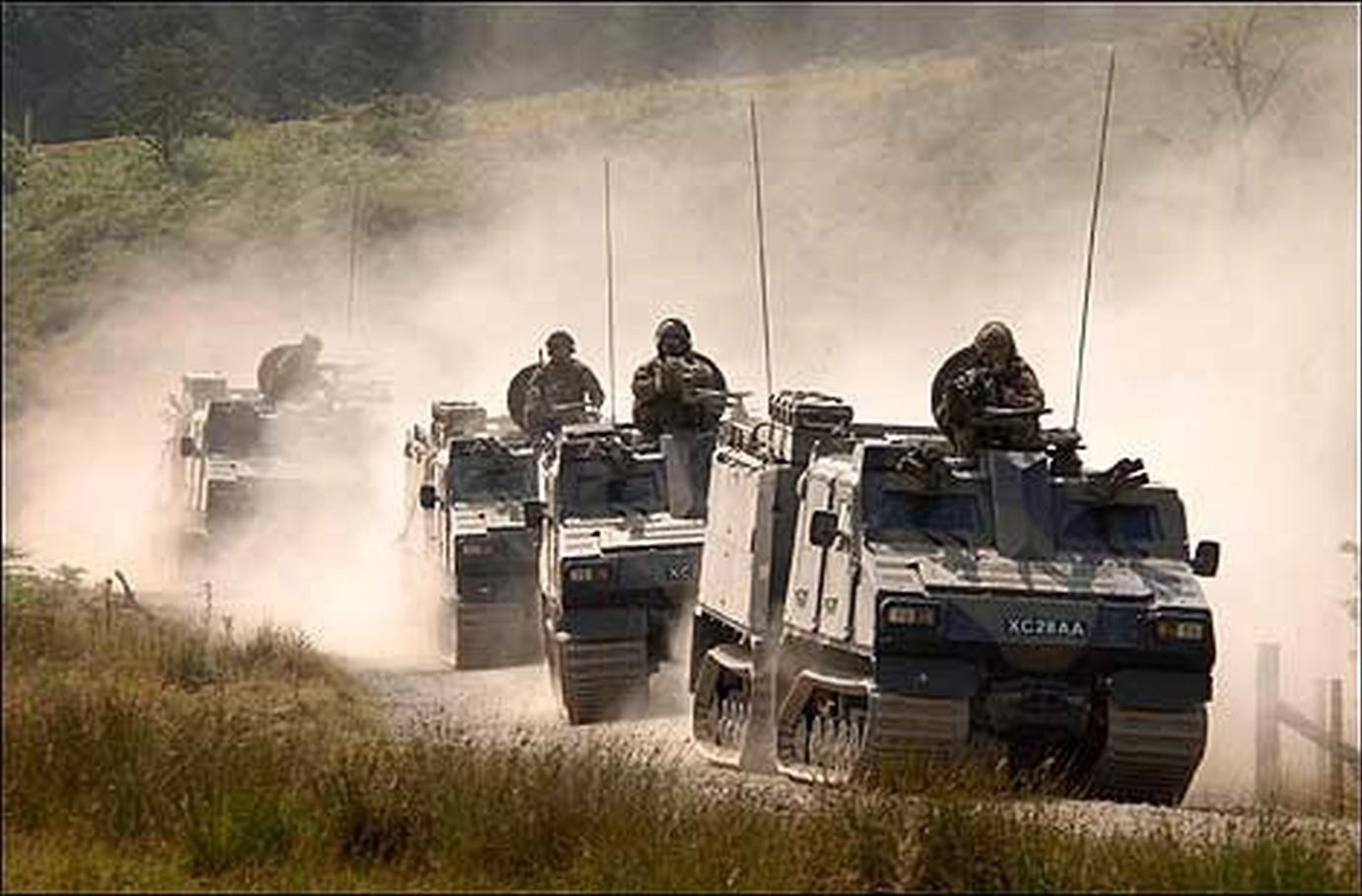 Ponad setka pojazdów dla Ukrainy. Specjalnie je zmodyfikują