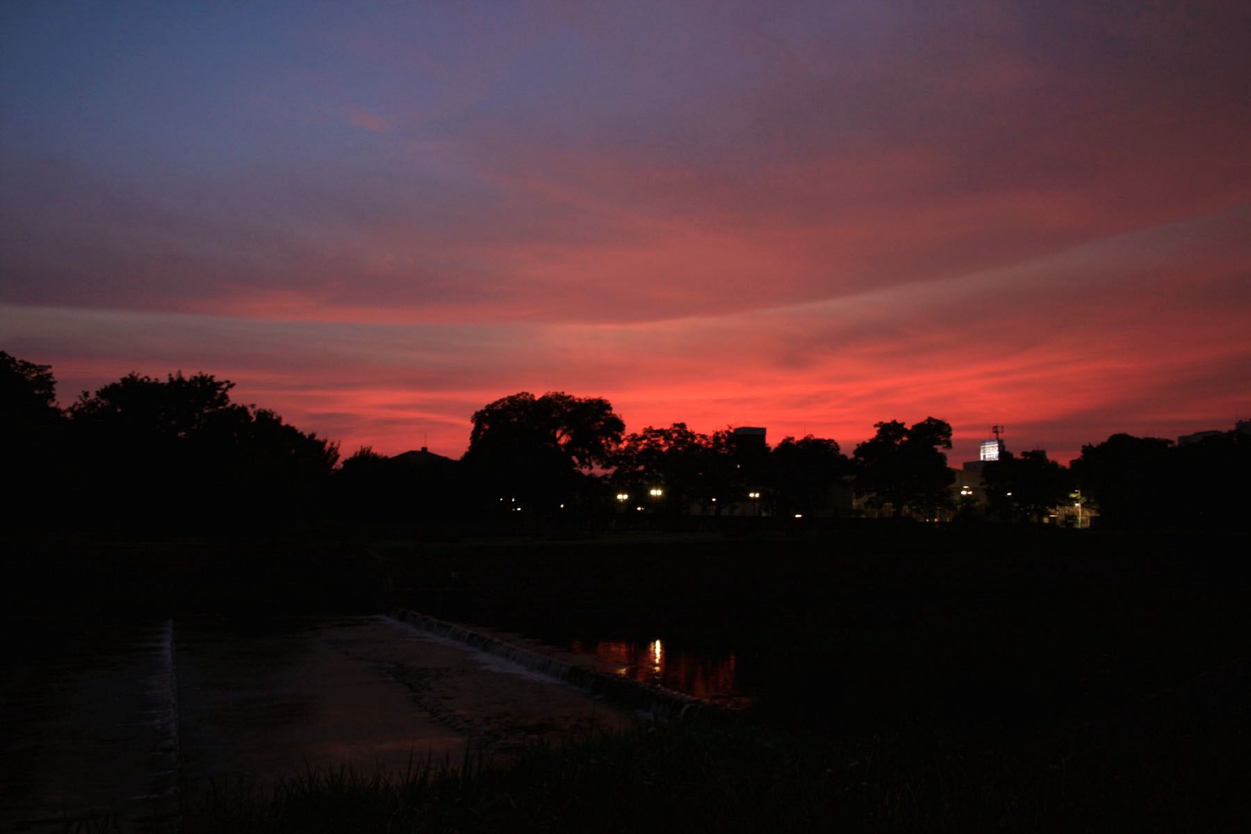 Tajemniczy "czerwony krzyż" na niebie. Zagadka z 774 roku