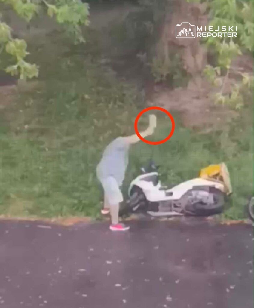 Warszawa: Stwierdził, iż motocykle jeżdżą za głośno. Uszkodził trzy jednoślady. "Uderzał w nie tasakiem"