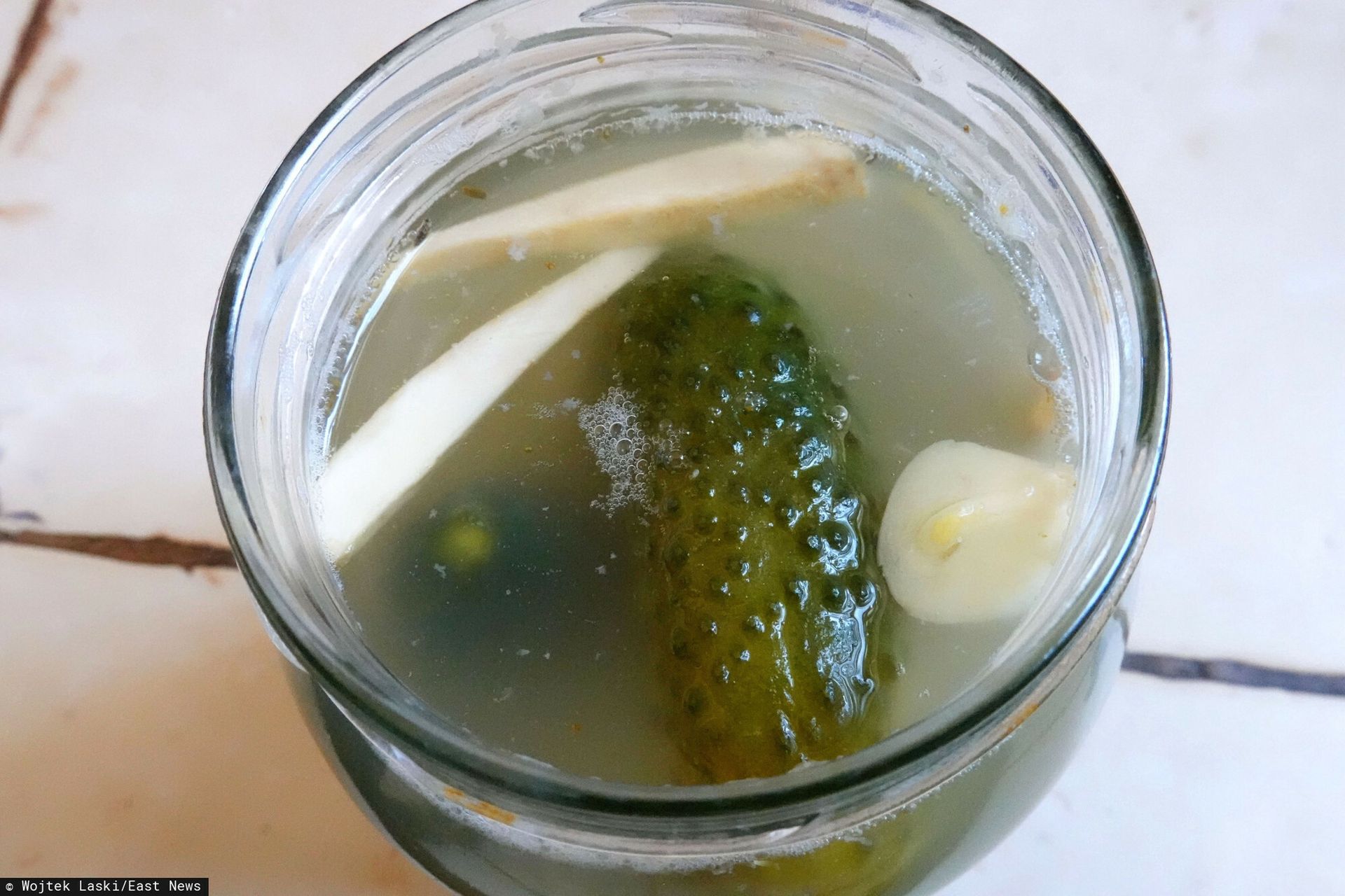 Jaka sól do ogórków małosolnych? Sprawdź, by nie popełnić błędu