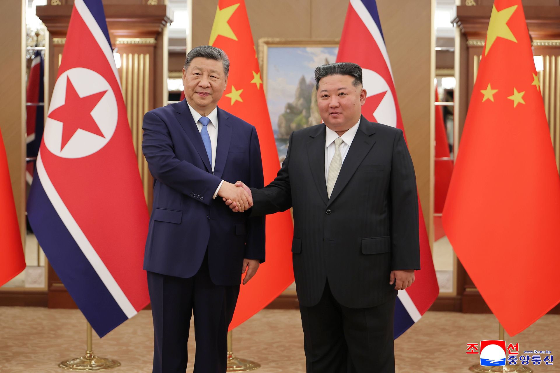 Xi Jinping w Korei Północnej. Uzgodniono "poszerzenie współpracy"
