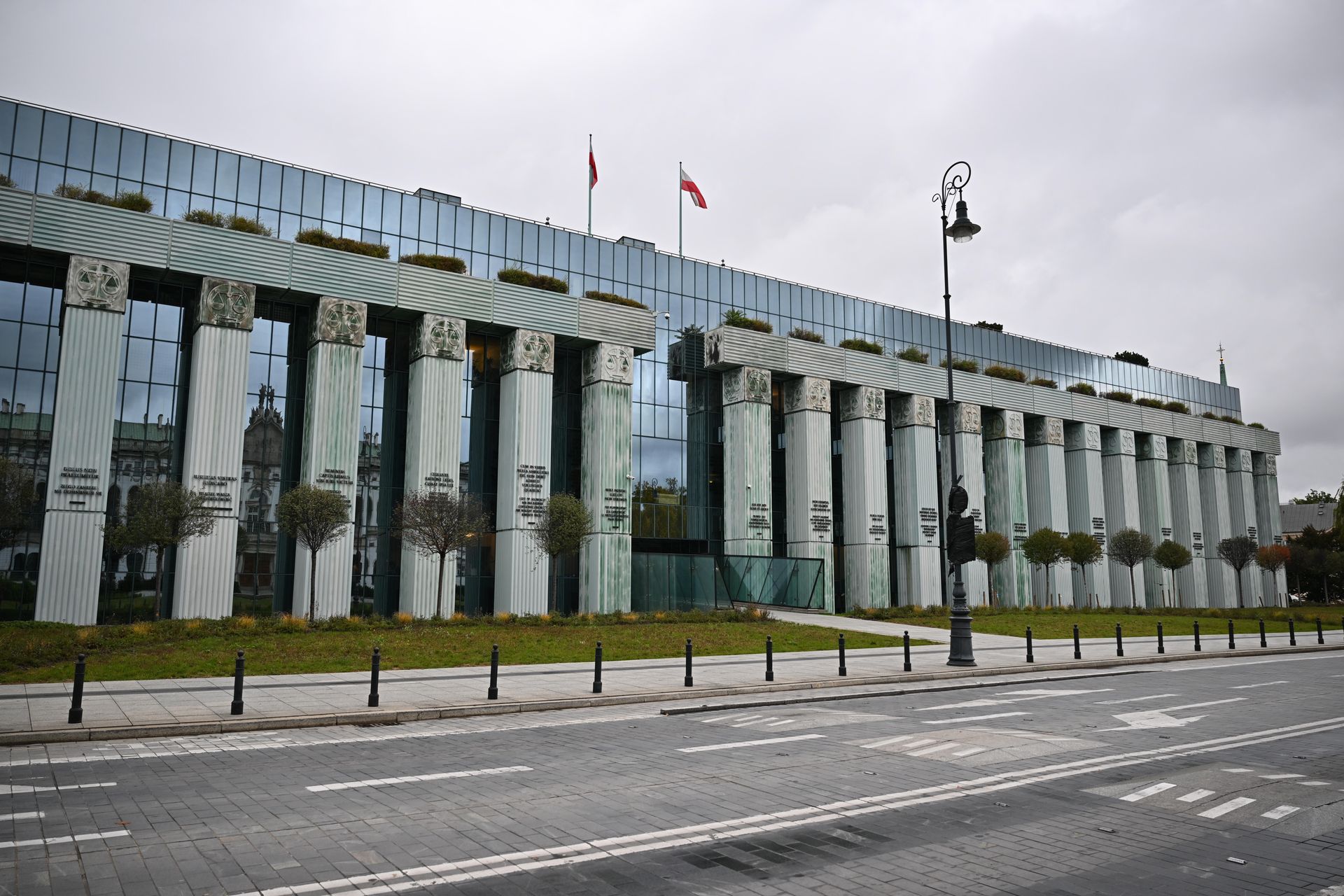 "Nie mogą uznać orzeczenia SN za niebyłe". Ogłoszono uchwałę