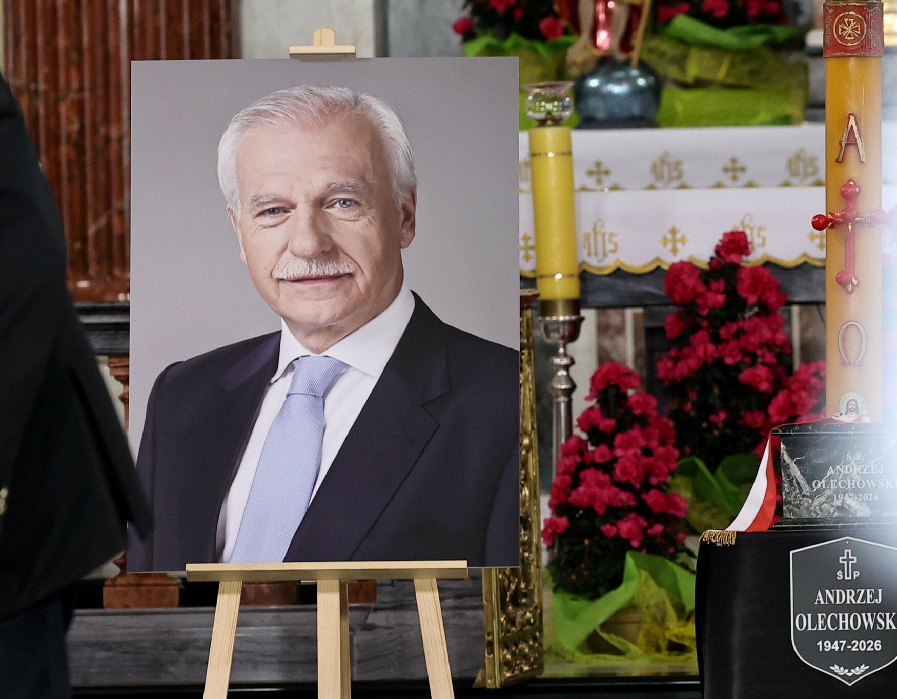 Pogrzeb Andrzeja Olechowskiego. Na miejscu jest premier Tusk