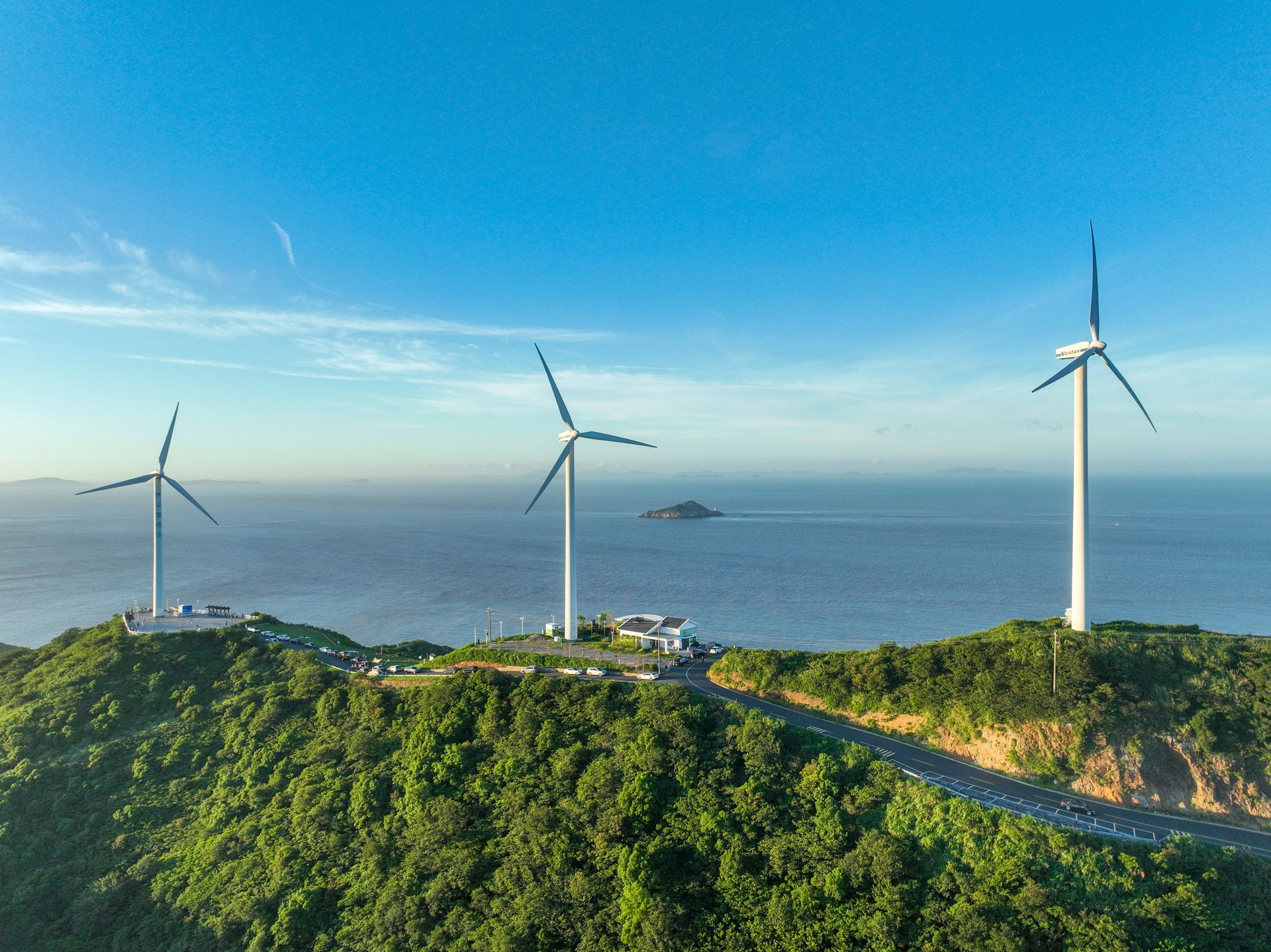 Z nich pochodzi 1/3 energii w Polsce. Tak działają wiatraki