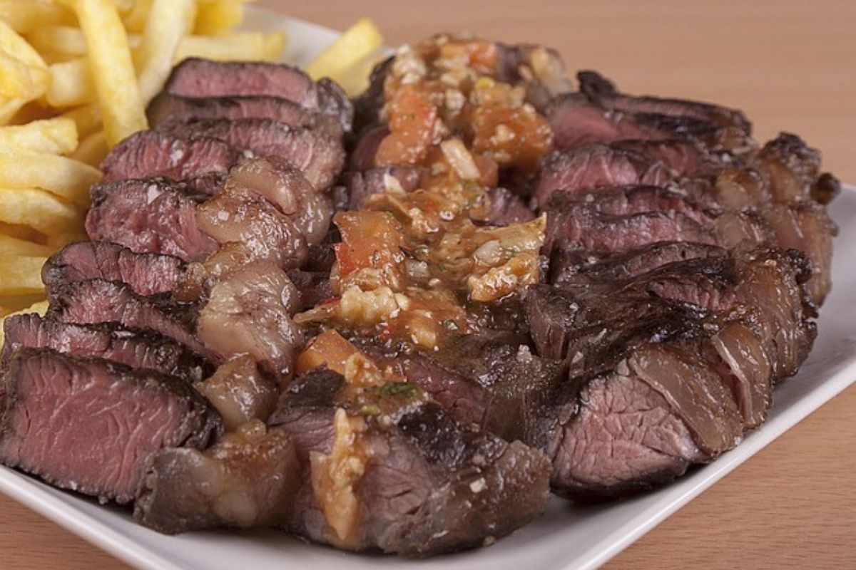 Nie kojarzyłeś go z dzieciństwa? Ten zapomniany kotlet zrobi furorę na twoim stole