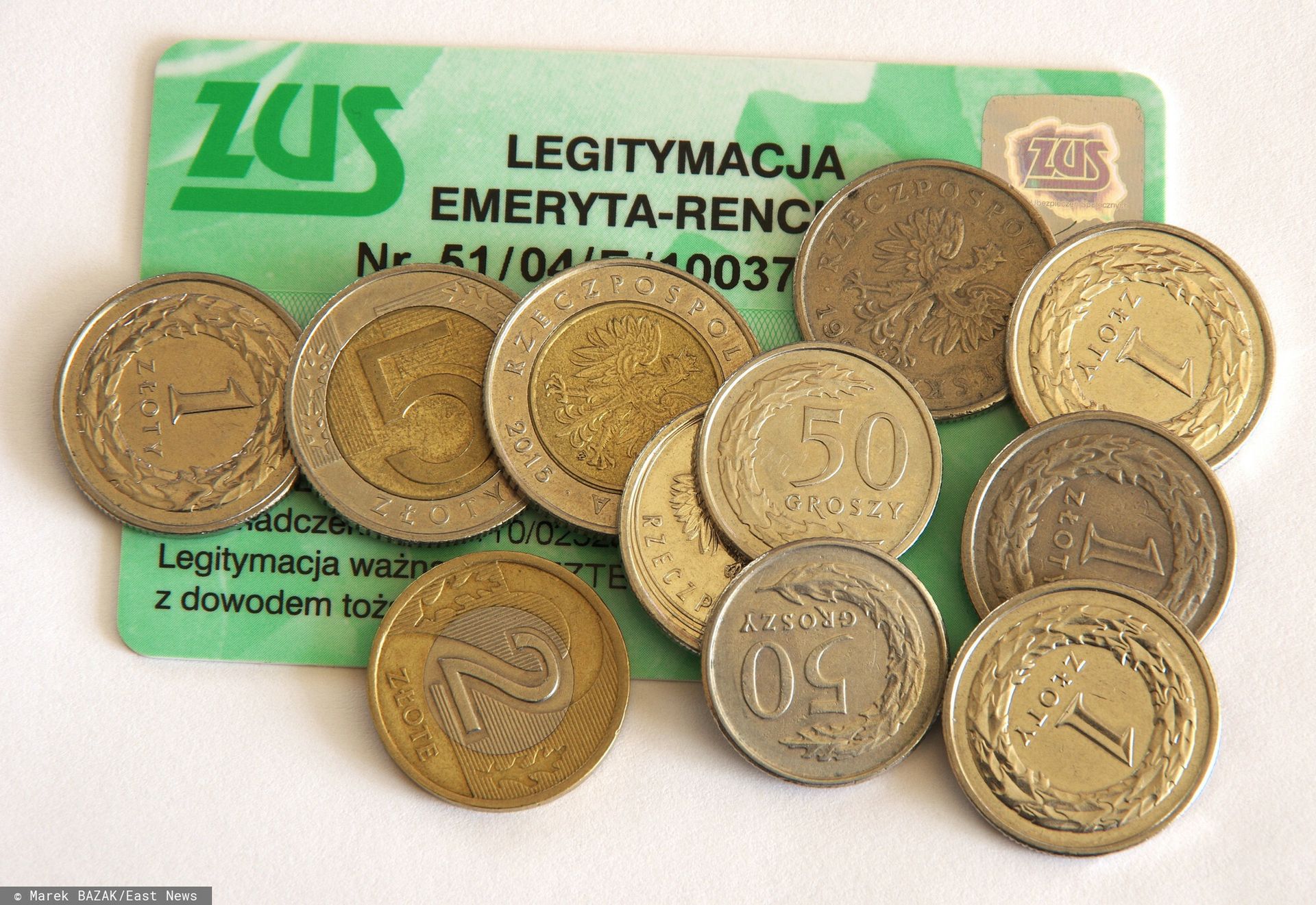 Nie każdy senior o tym wie. To umożliwia legitymacja emeryta