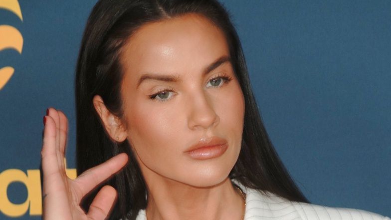 TYLKO NA PUDELKU: Karolina Gilon MILCZY od niemal miesiąca! Wiemy, co dzieje się z celebrytką