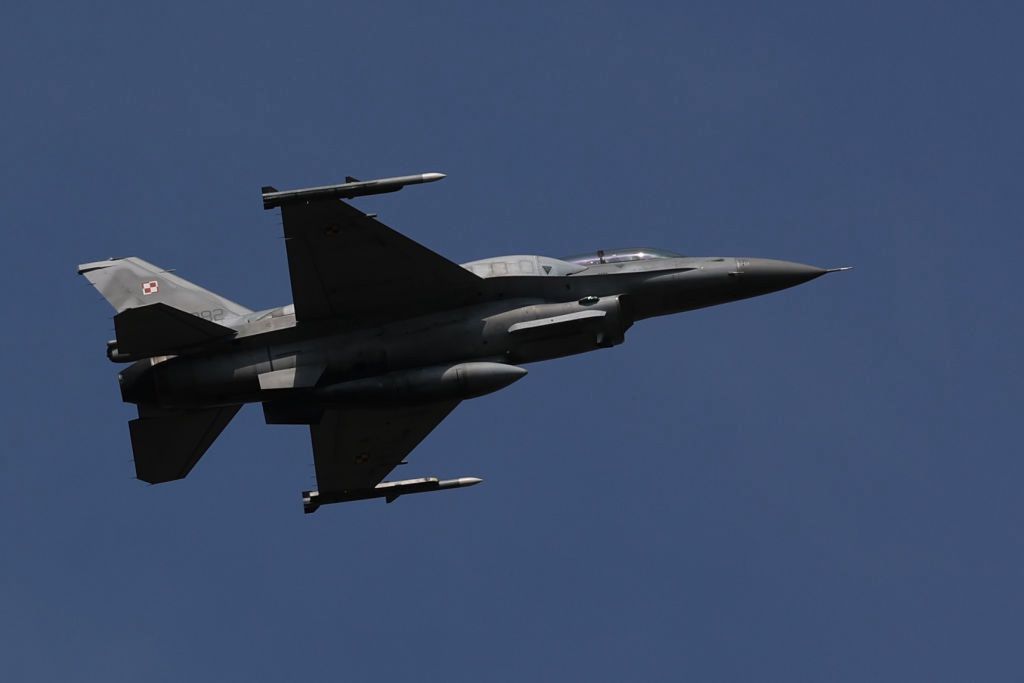 Myśliwce wracają na ziemię. Dowództwo przekazało informacje