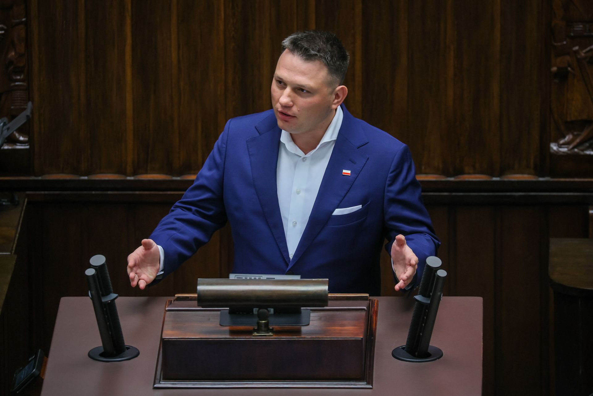 Mentzen zarzucił Sikorskiemu chamstwo. Zareagował rzecznik MSZ