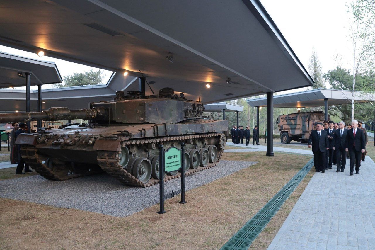 Zadziwiająca historia. Były polski czołg na wystawie w Korei Północnej