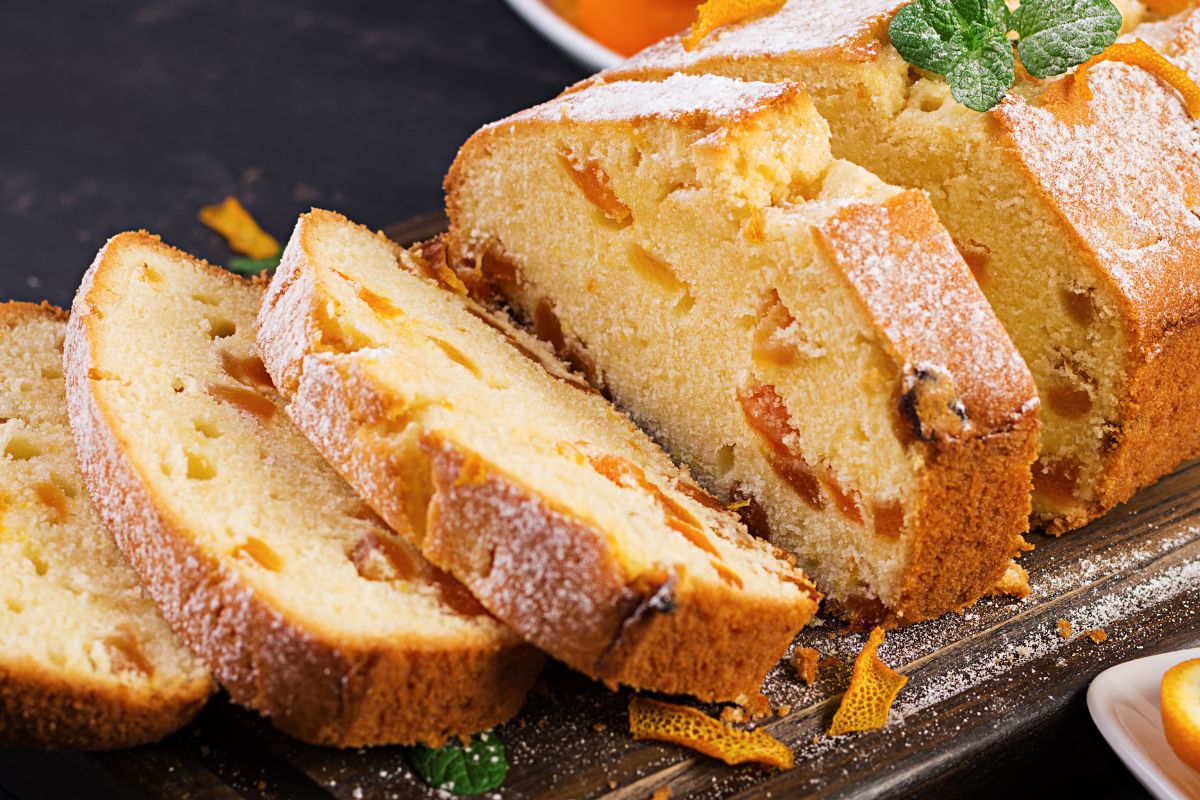 Proste ciasto maślankowe robię z nektarynkami. Lepsze niż z drogiej cukierni