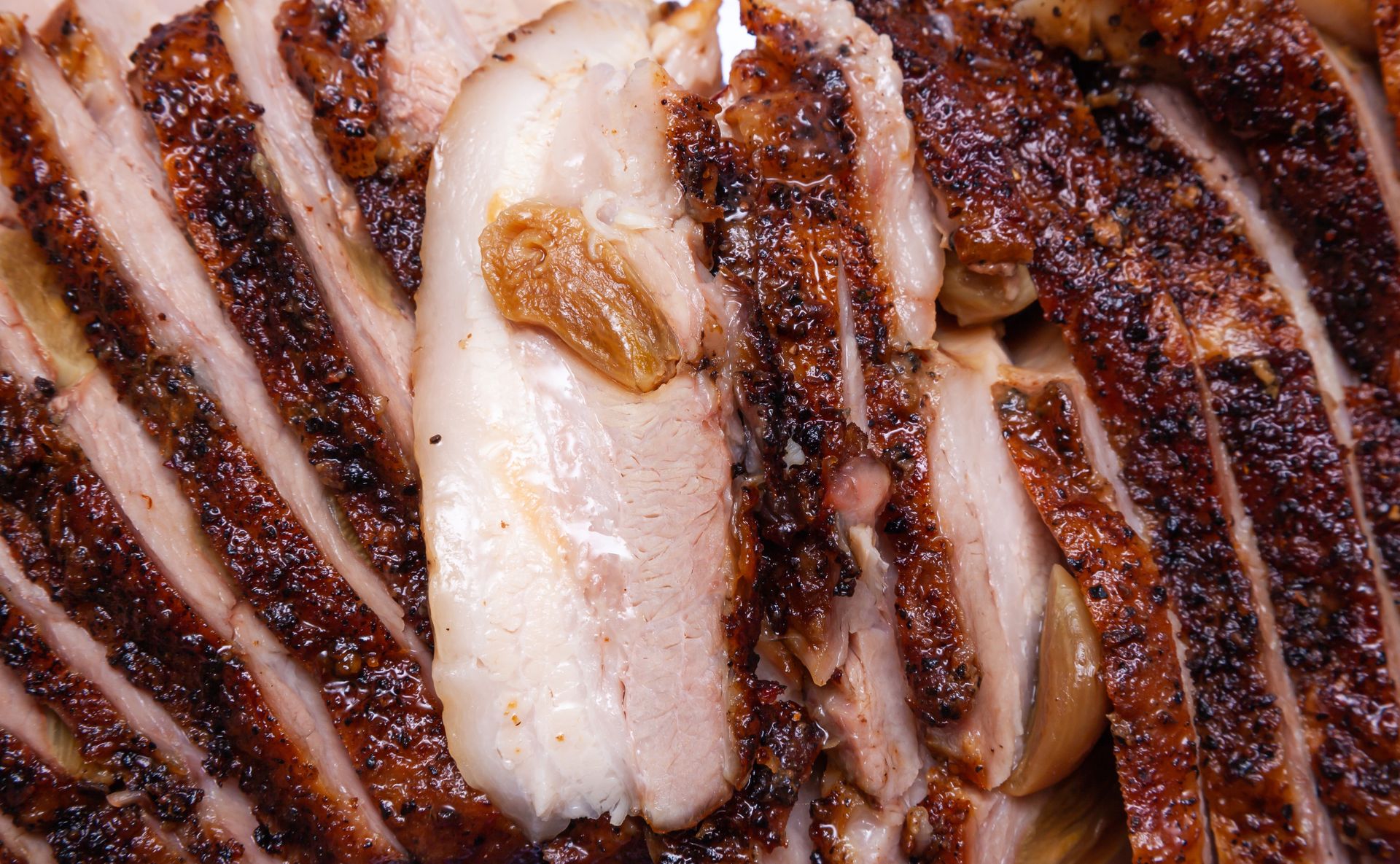 Boczek piekę zawsze w ten sposób. Dużo lepszy niż gotowce ze sklepu