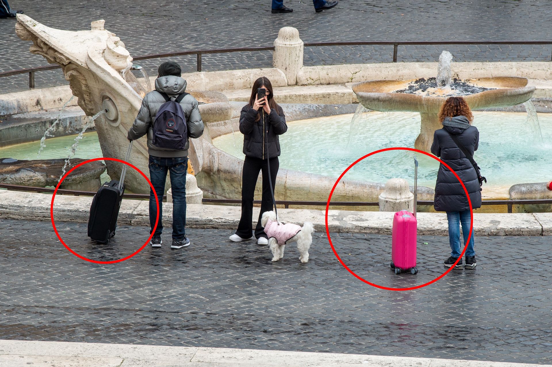Tam nie spaceruj z walizką na kółkach. Mandat ponad 1000 zł