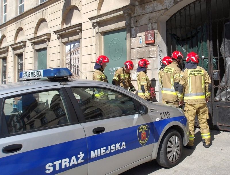 Utknęli na Miodowej. Seniorzy mówią, iż nie zapomną tej wycieczki