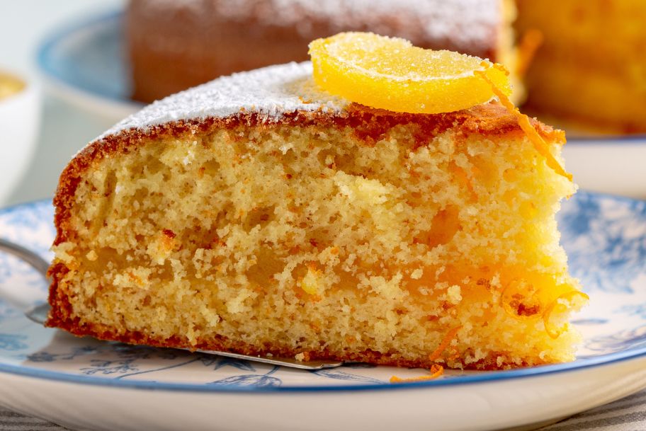 Jest wilgotne i obłędnie puszyste. To ciasto robię z sezonowych owoców i sezonowych składników