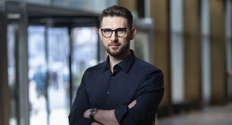 Syn Solorza zaczął zarządzać firmą energetyczną. Zmalała strata, większy dług
