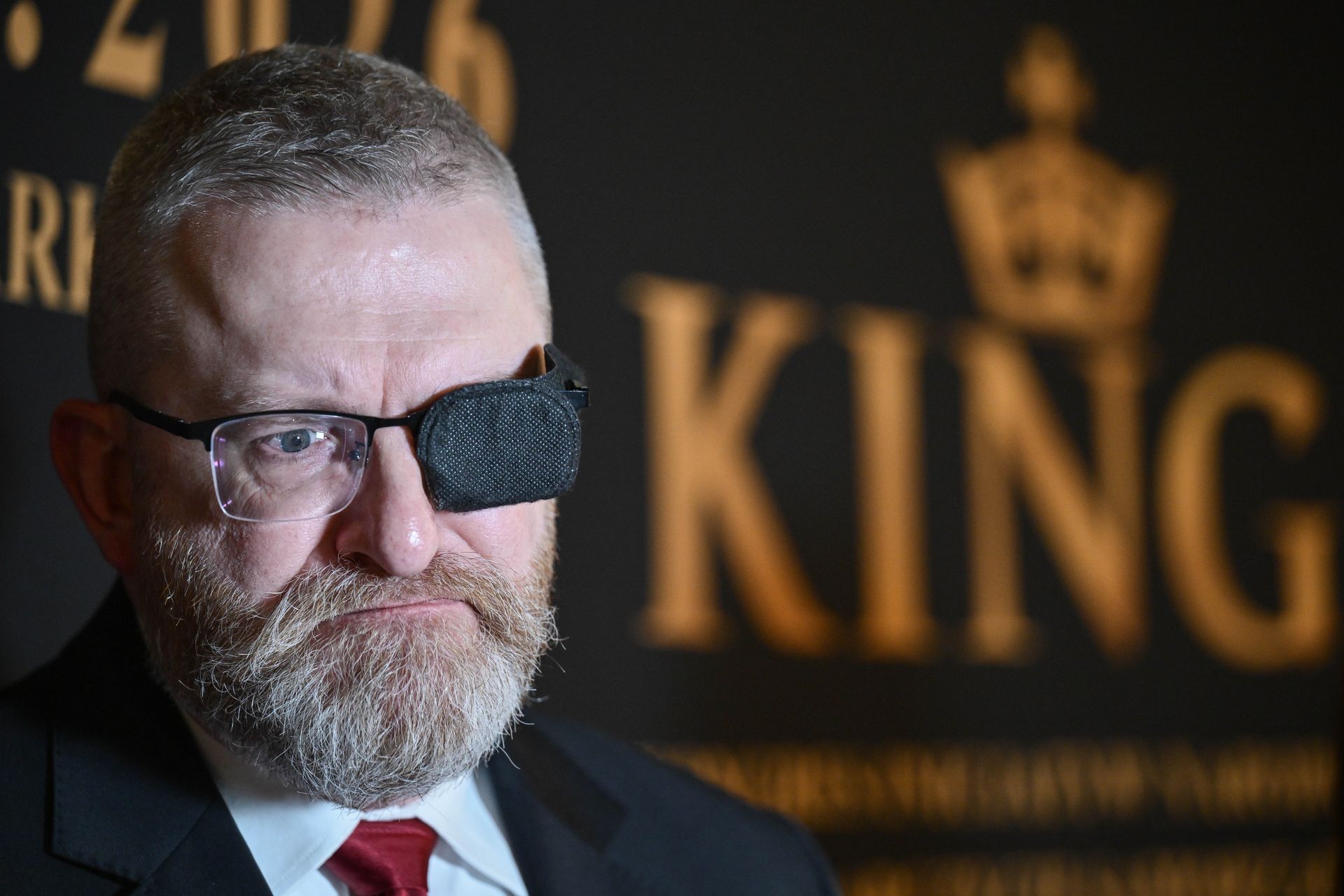 Pieniądze od partii Brauna wesprą Ukrainę. Wiemy, ile przekaże Arche