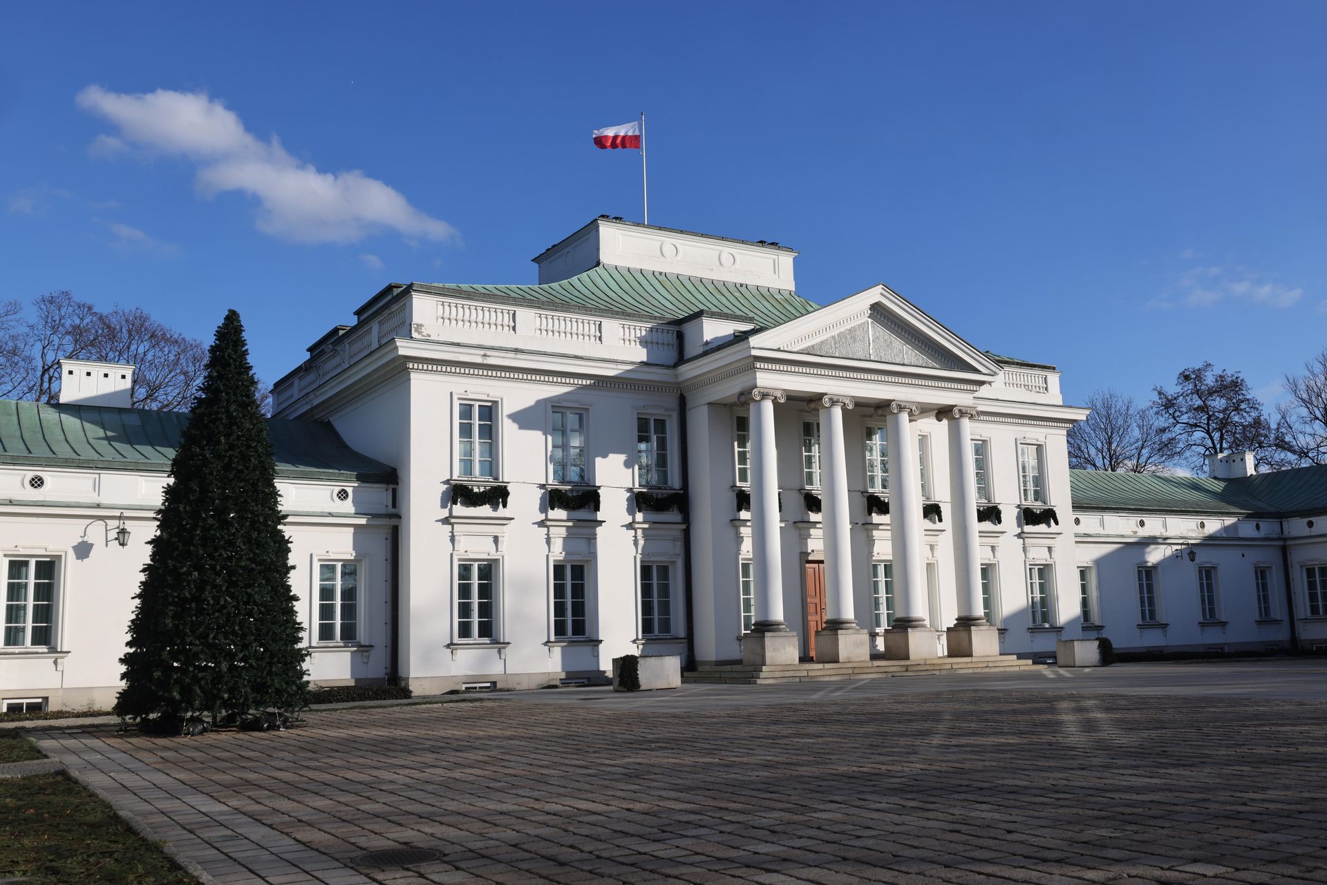 Dron nad budynkami rządowymi. Komunikat premiera