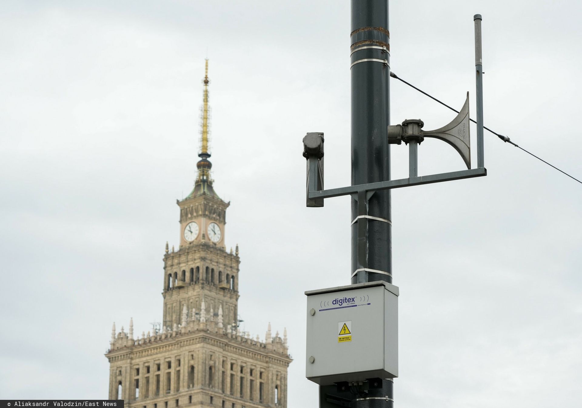 Syreny alarmowe w Warszawie. "Pamiętamy o bohaterach"