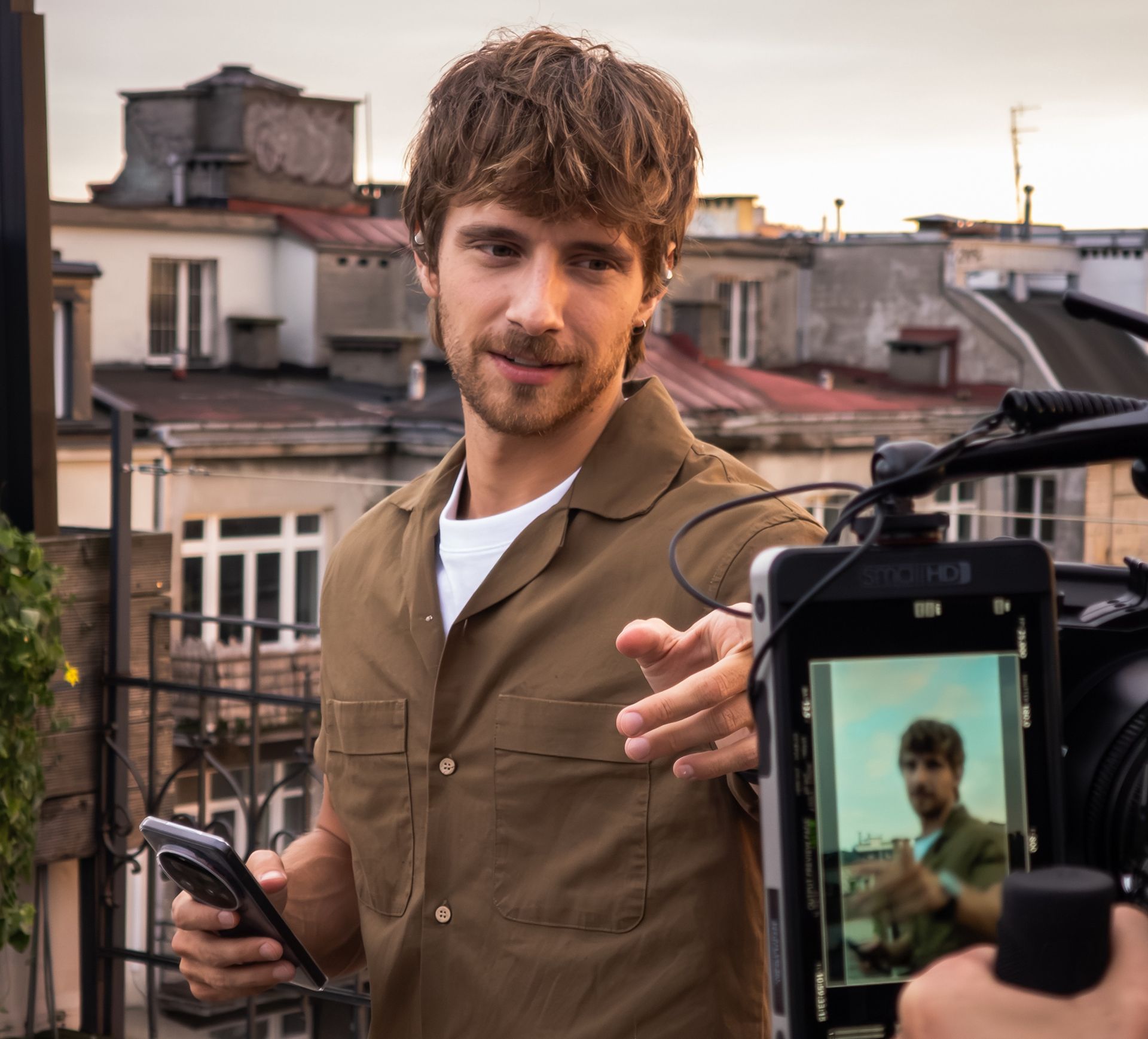 Maciej Musiał nową twarzą popularnej marki telefonów [NASZ NEWS]