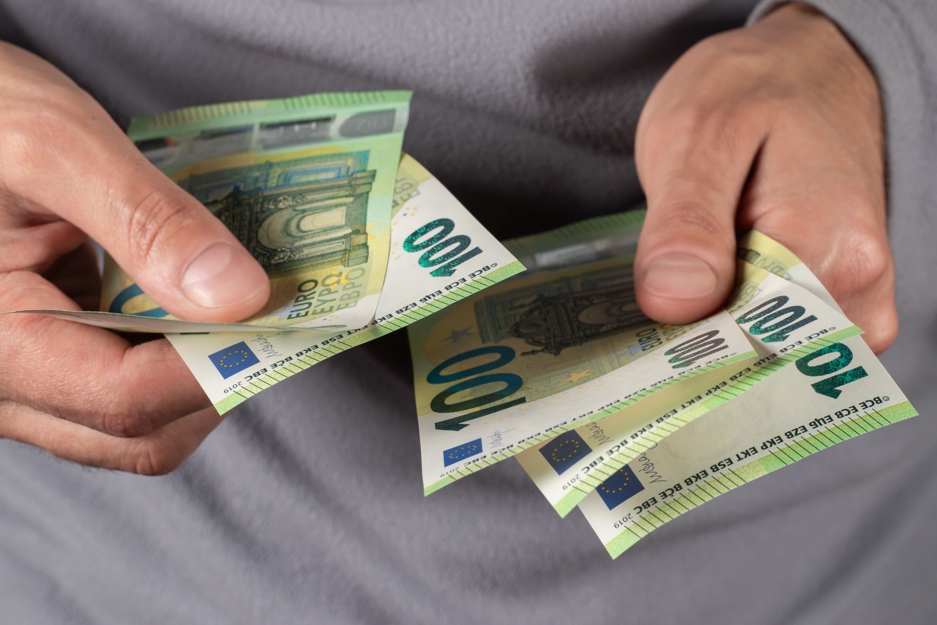 12 tys. zł bez wykształcenia. Szukają Polaków do pracy w Niemczech