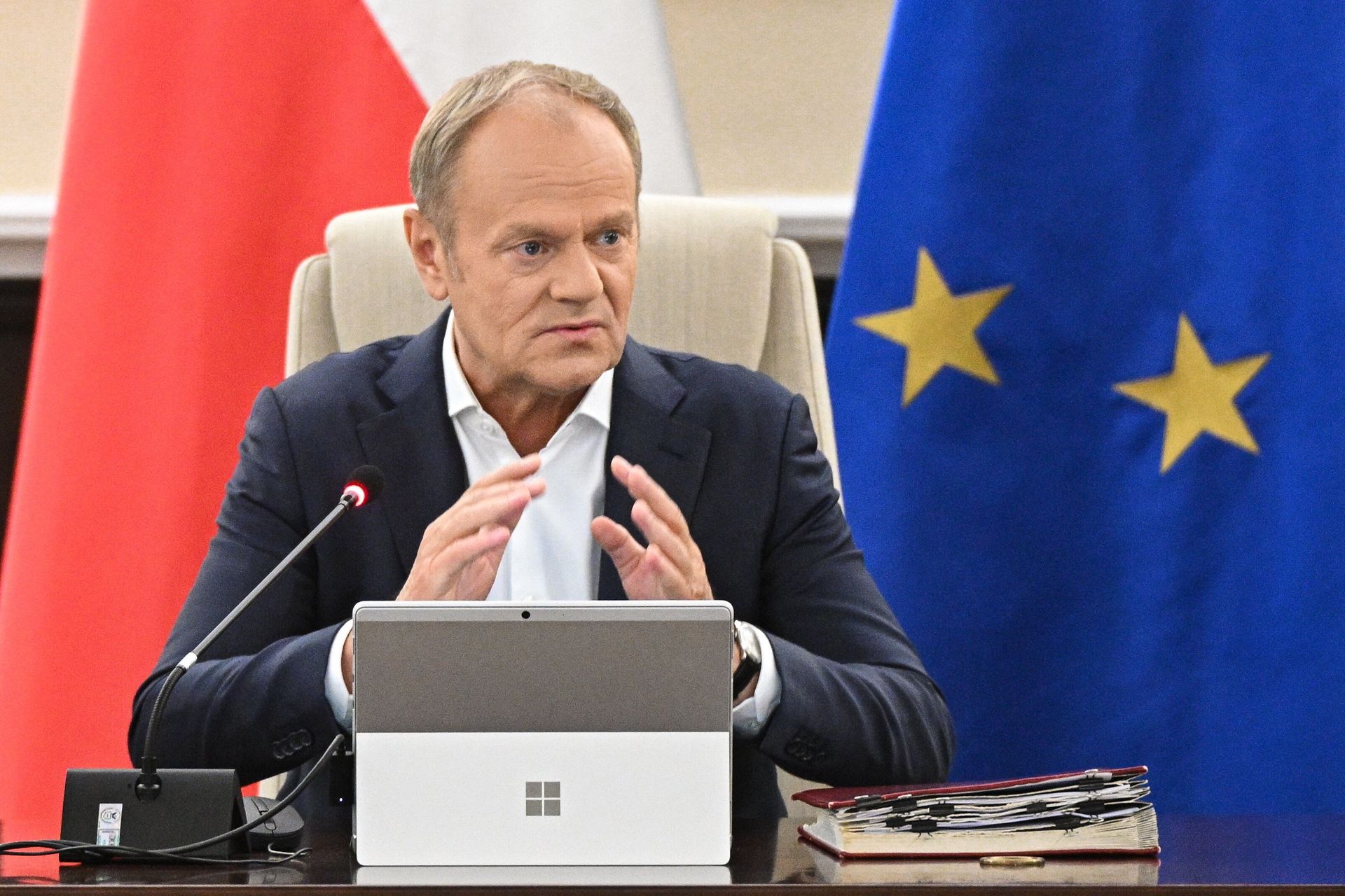 Tusk o transkrypcji aktów małżeństw jednopłciowych. Mówił o adopcji
