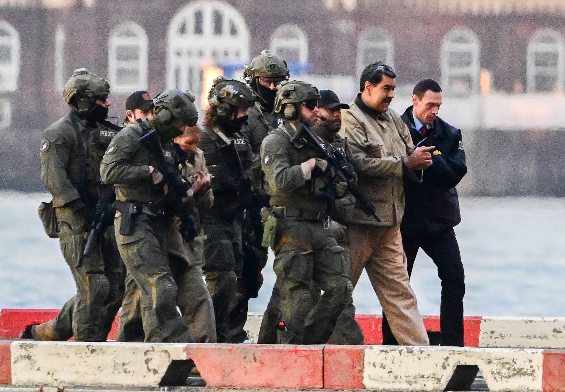 Popisowa akcja służb USA. 1400 km od bazy [OPINIA]