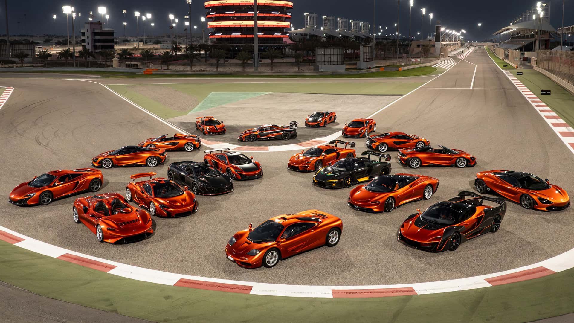 Największa kolekcja McLarenów na sprzedaż. (Prawie) wszystkie w tym samym kolorze