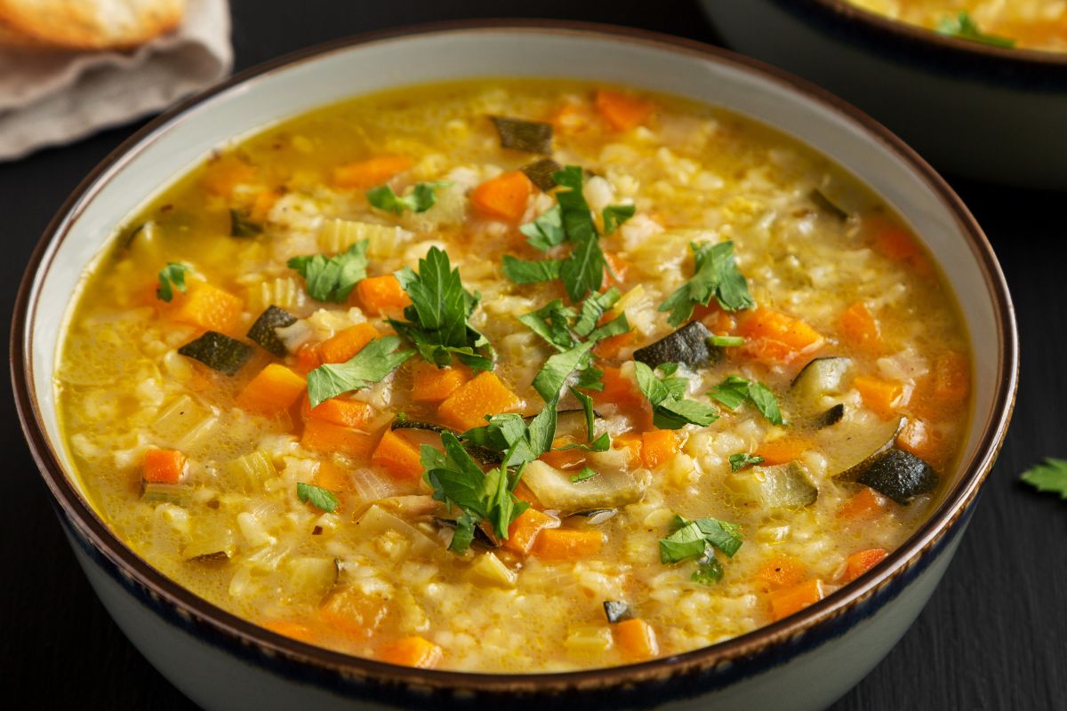 Dorzucam zamiast kaszy. Zupa syci na dłużej i jest łagodna dla żołądka