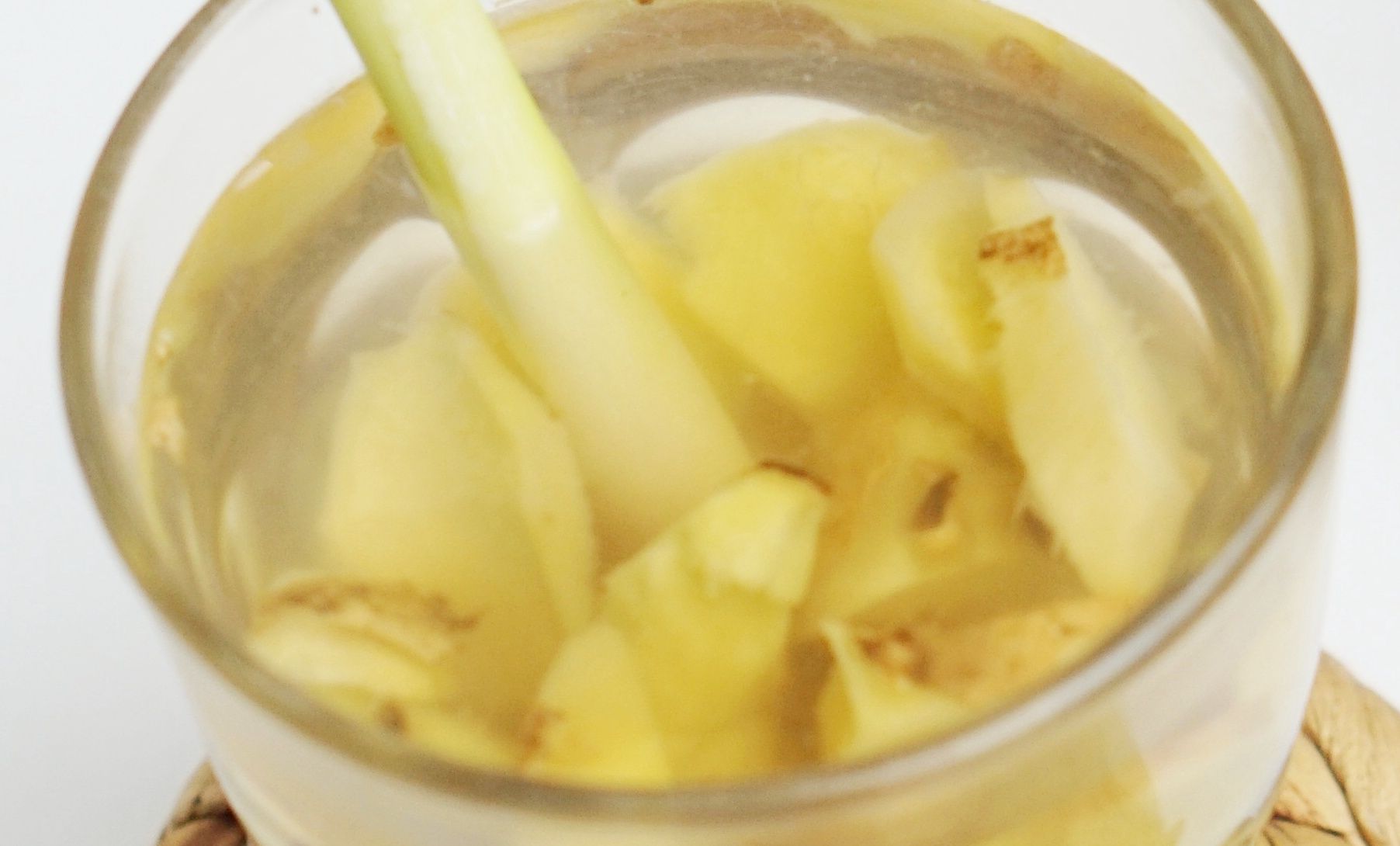 Te napoje pij przed śniadaniem. Rozkręcą twój metabolizm