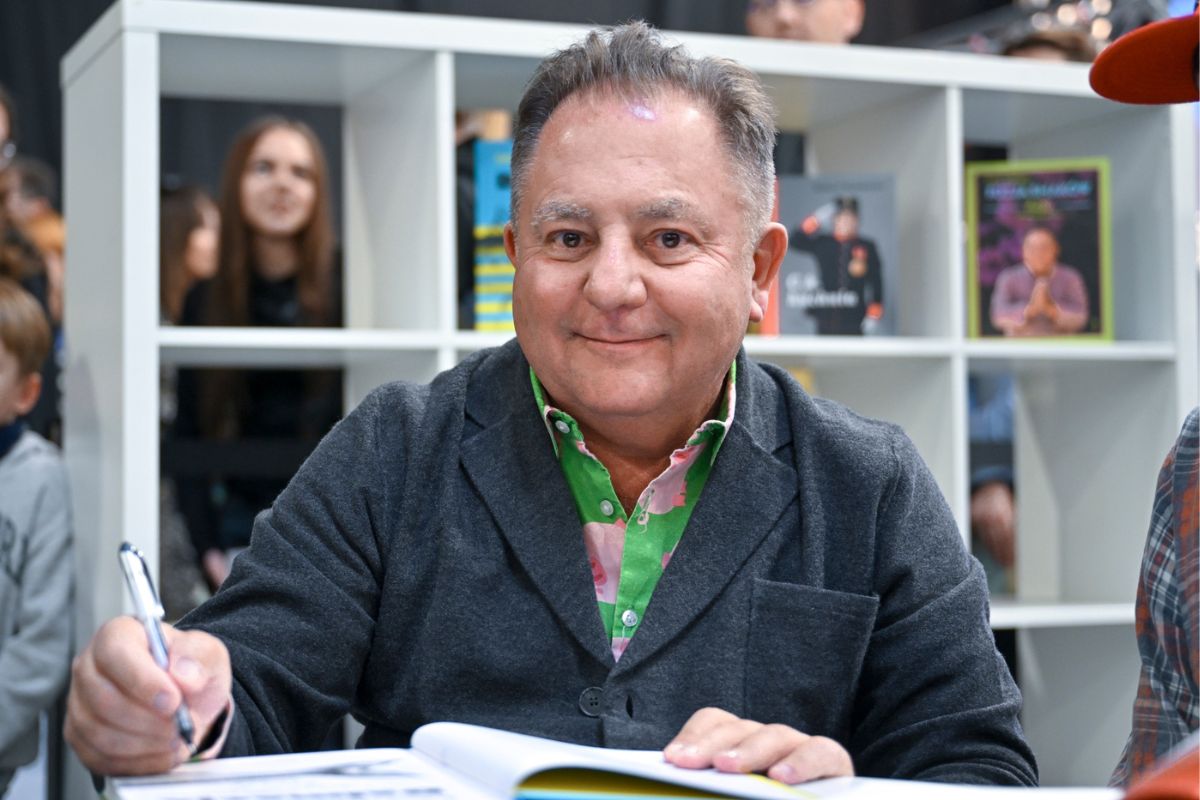 "Fiu, fiu, fiu". Robert Makłowicz wydał nową książkę. Odsłania nieznane fakty ze swojego życia