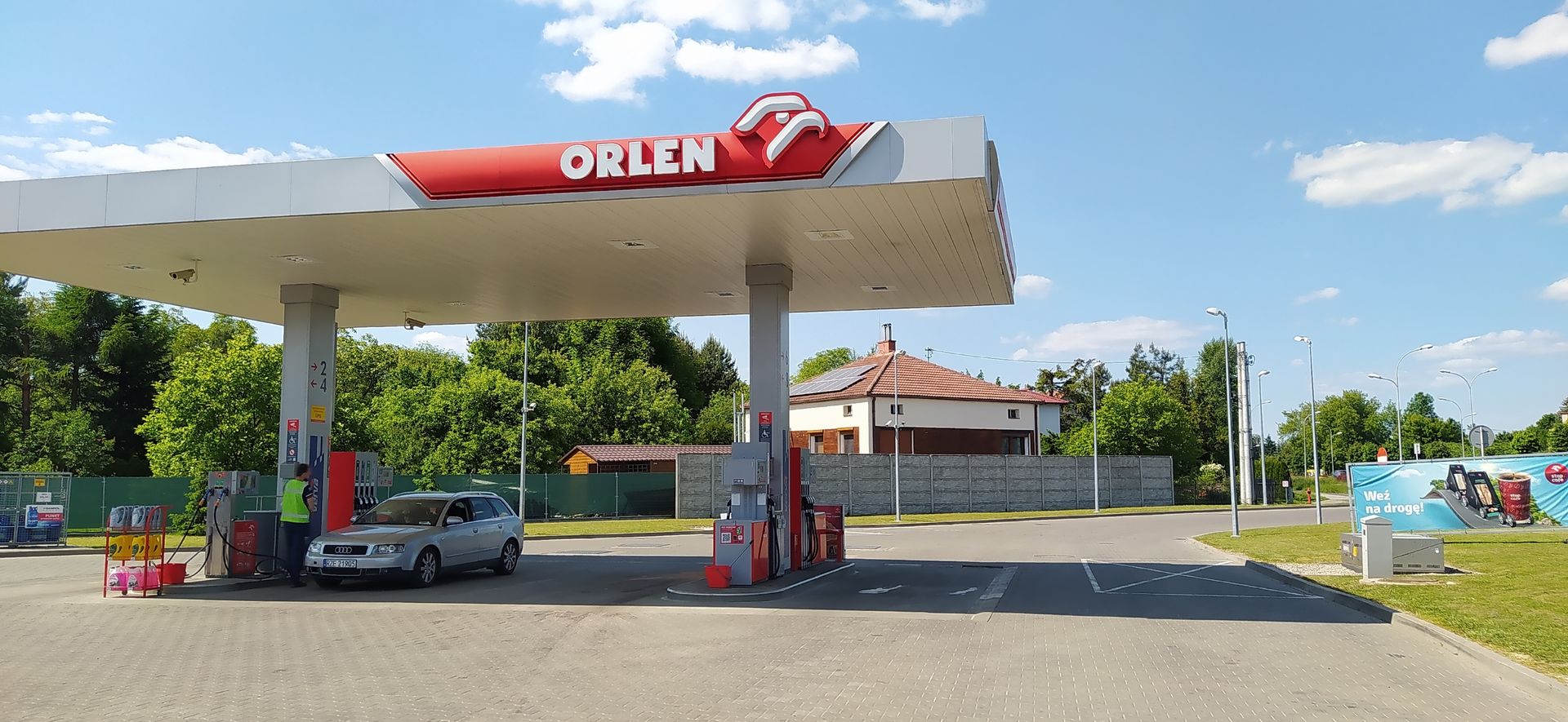 Ceny paliw spadły przed wyborami. Oto przyczyny