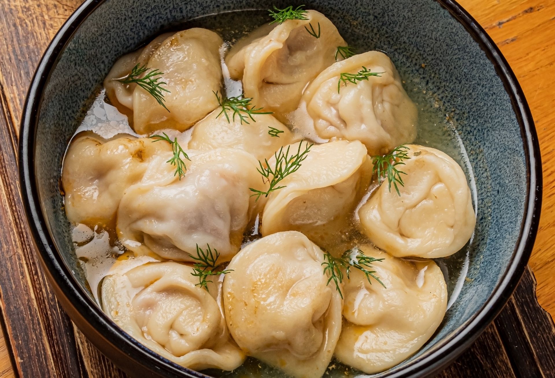 Malutkie pierożki wypełnione mięsnym farszem. Wrzuć do rosołu zamiast makaronu
