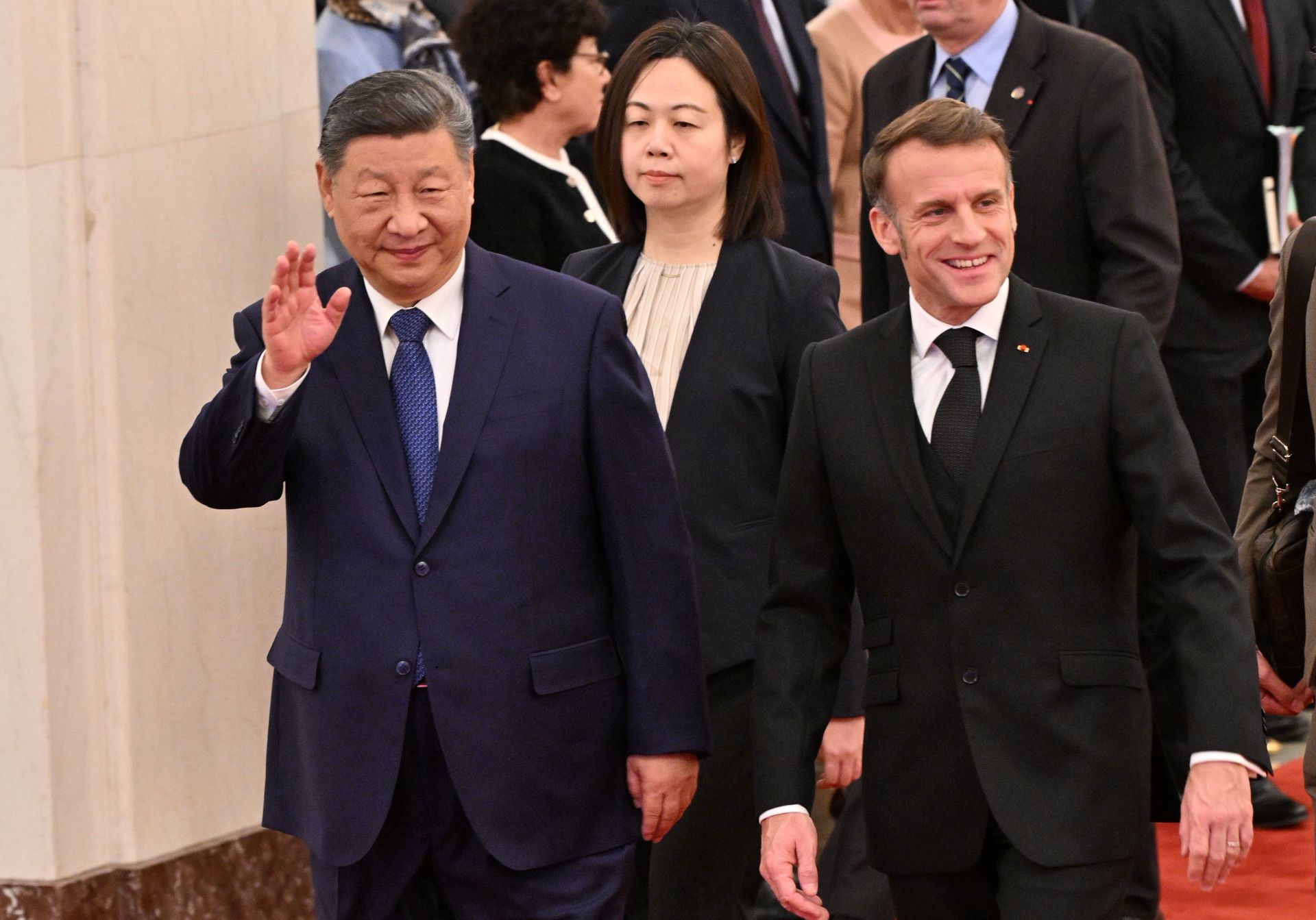 Macron w Chinach. Apeluje o współpracę ws. Ukrainy
