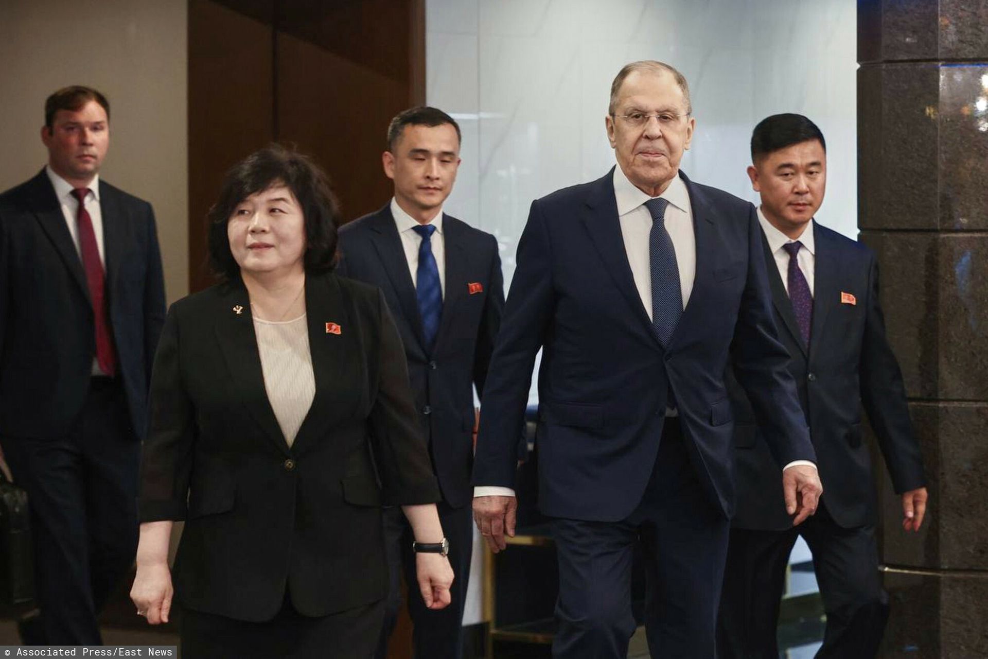 Moskwa bliżej Pjongjangu. Ławrow ostrzega USA