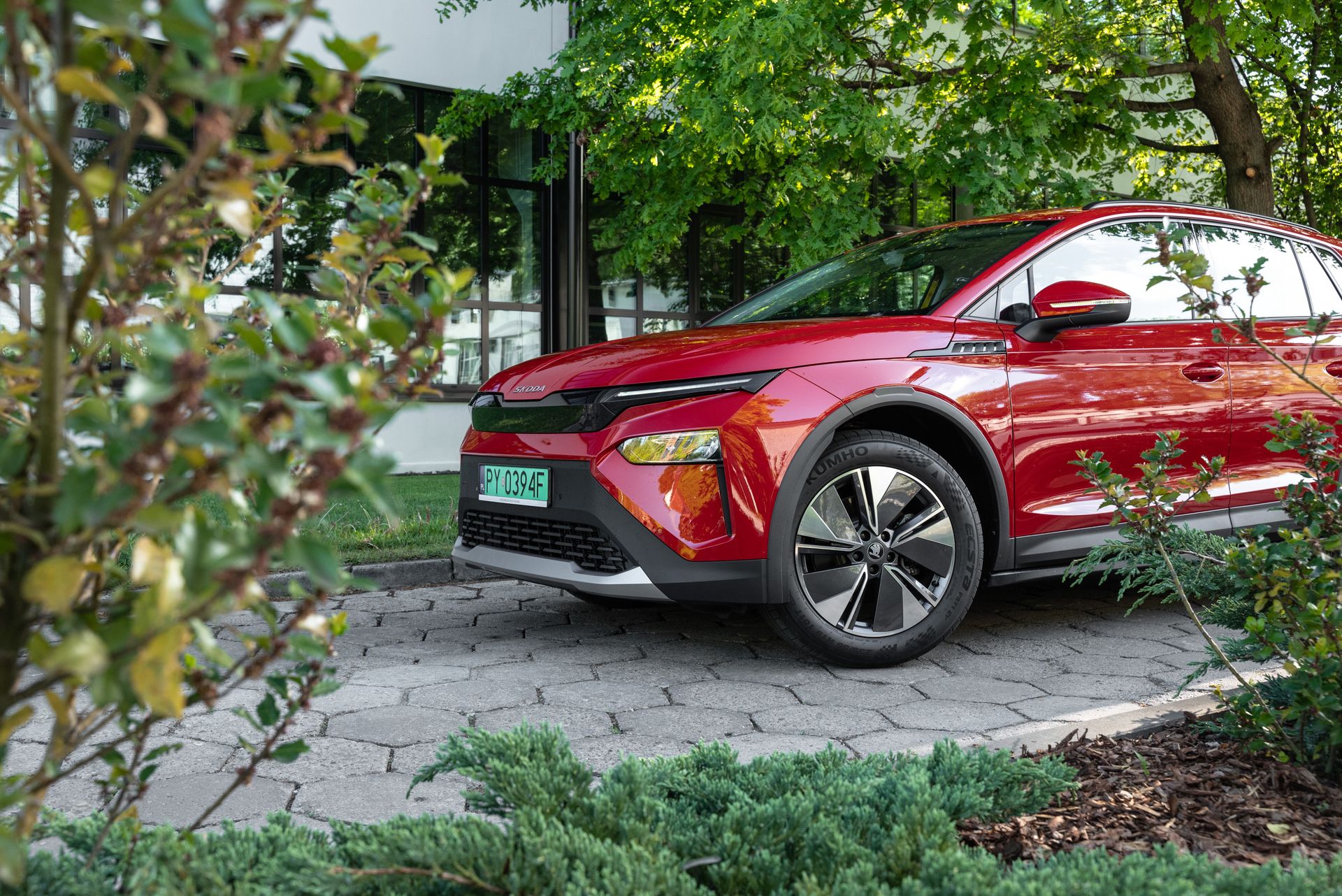 Skoda i Renault wyraźnie przed Teslą. Widać zmianę na rynku elektryków