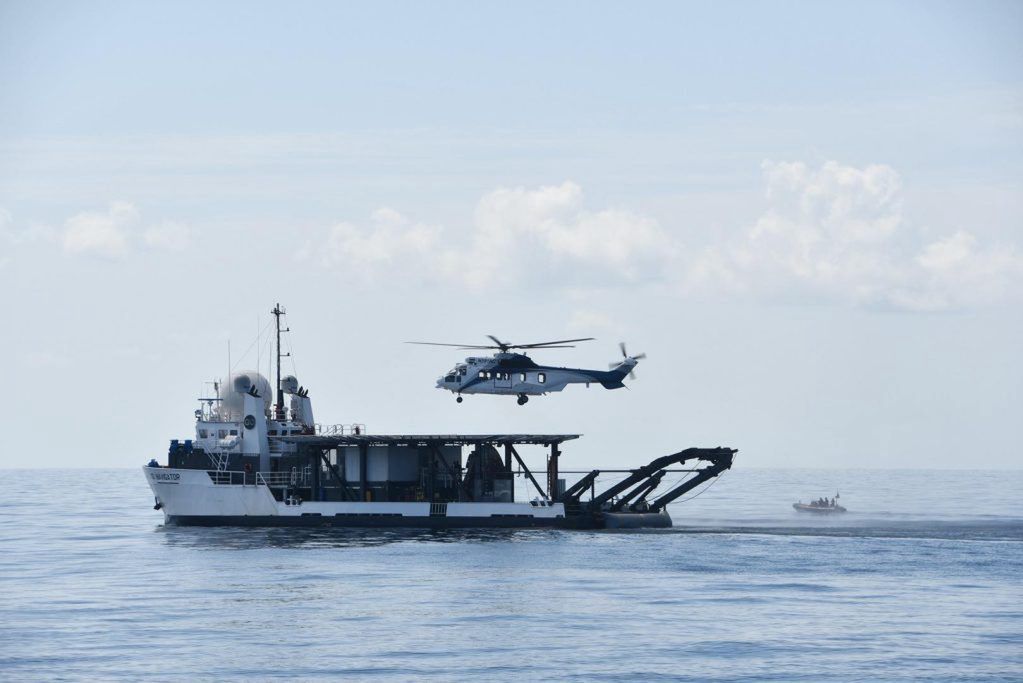 To on przechwytuje załogę po lądowaniu. Oto statek Shannon