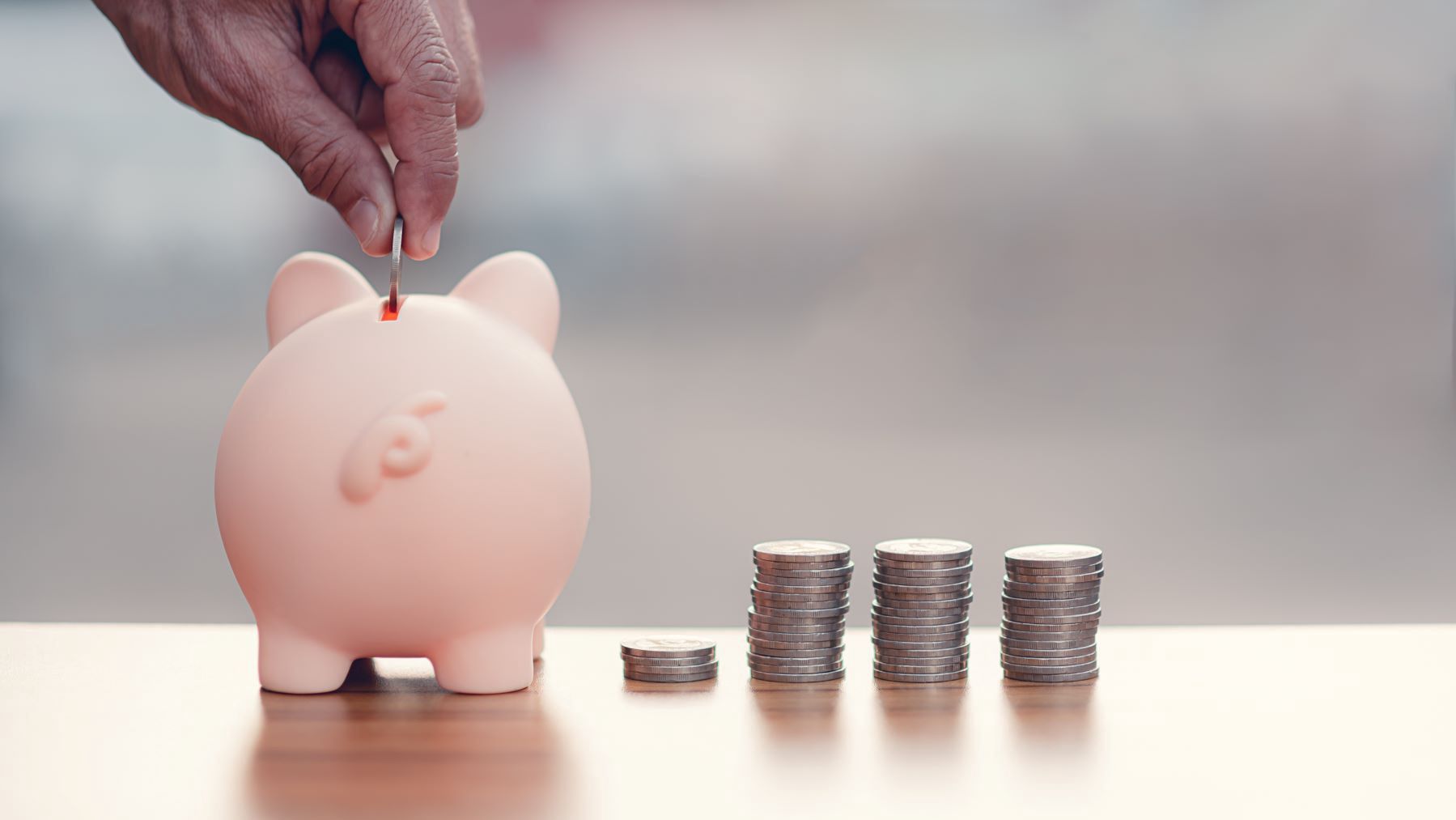 Lokaty terminowe vs konta oszczędnościowe – które rozwiązanie wybrać?