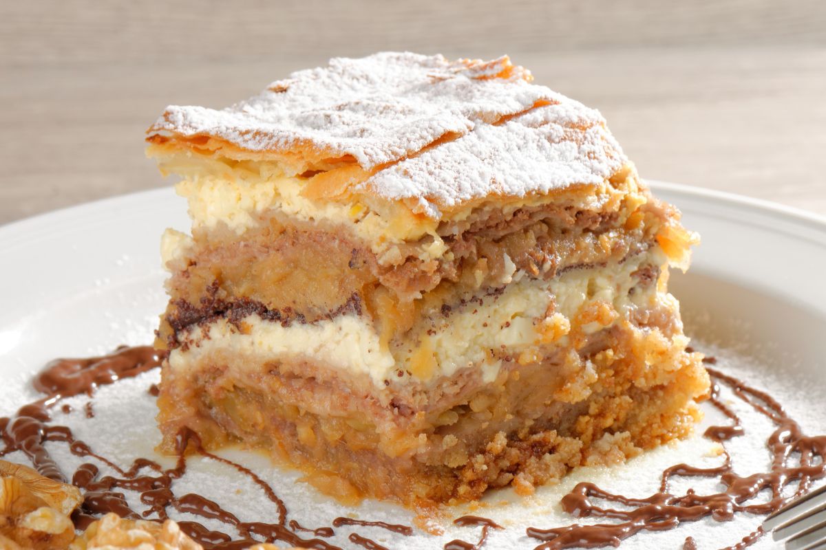 W PRL-u to ciasto było hitem wszystkich prywatek. Bez wątpienia jego nazwa jest zasłużona