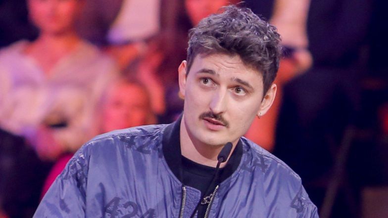 Dawid Podsiadło nagrał piosenkę o trudnej relacji z ojcem. "Jeśli myślisz, iż zapomnę, wznieś kieliszek i znów się napij"