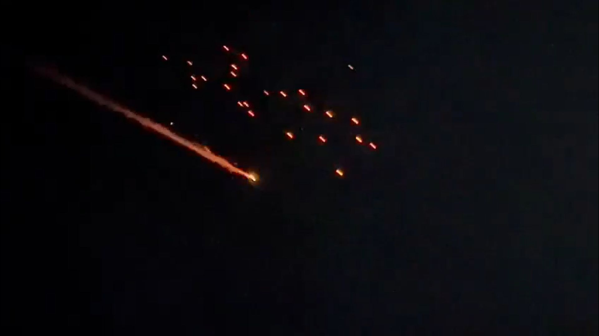 "Deszcz meteorytów" nad Izraelem. Iran znów użył potężnej broni