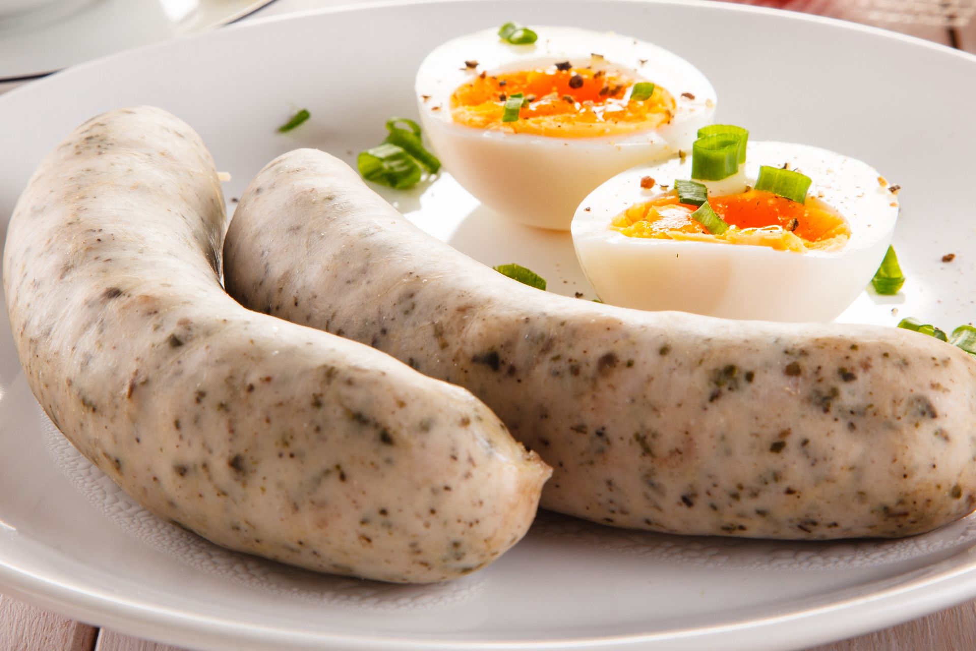 Białą kiełbasę robię sama. Przepis jest banalny, a ja mam pewność, iż jest bez chemicznych dodatków