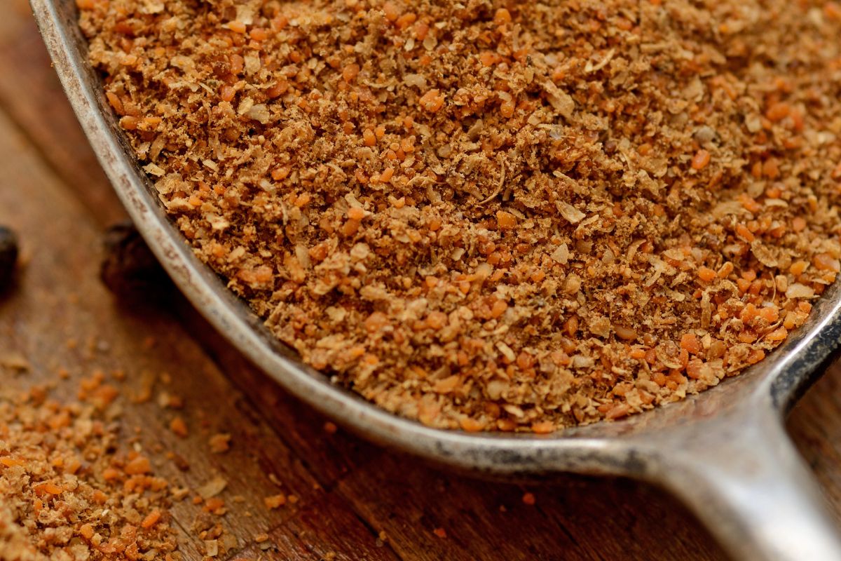 Każda pani domu w PRL-u miała w kuchennej szafce. Dziś mało kto używa, a świetnie spala boczki