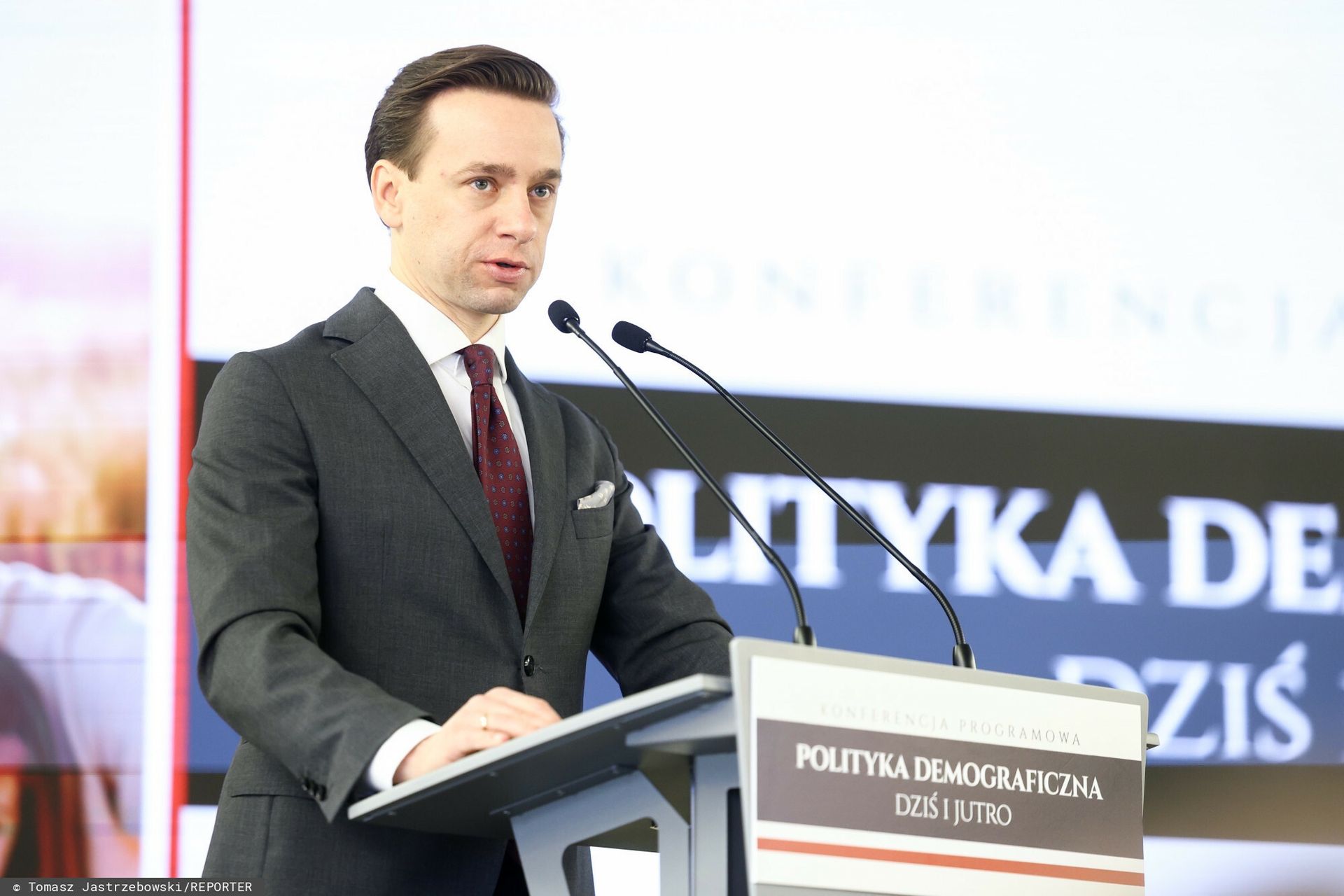 Rząd z Braunem? Bosak stawia sprawę jasno i uderza w prezesa PiS