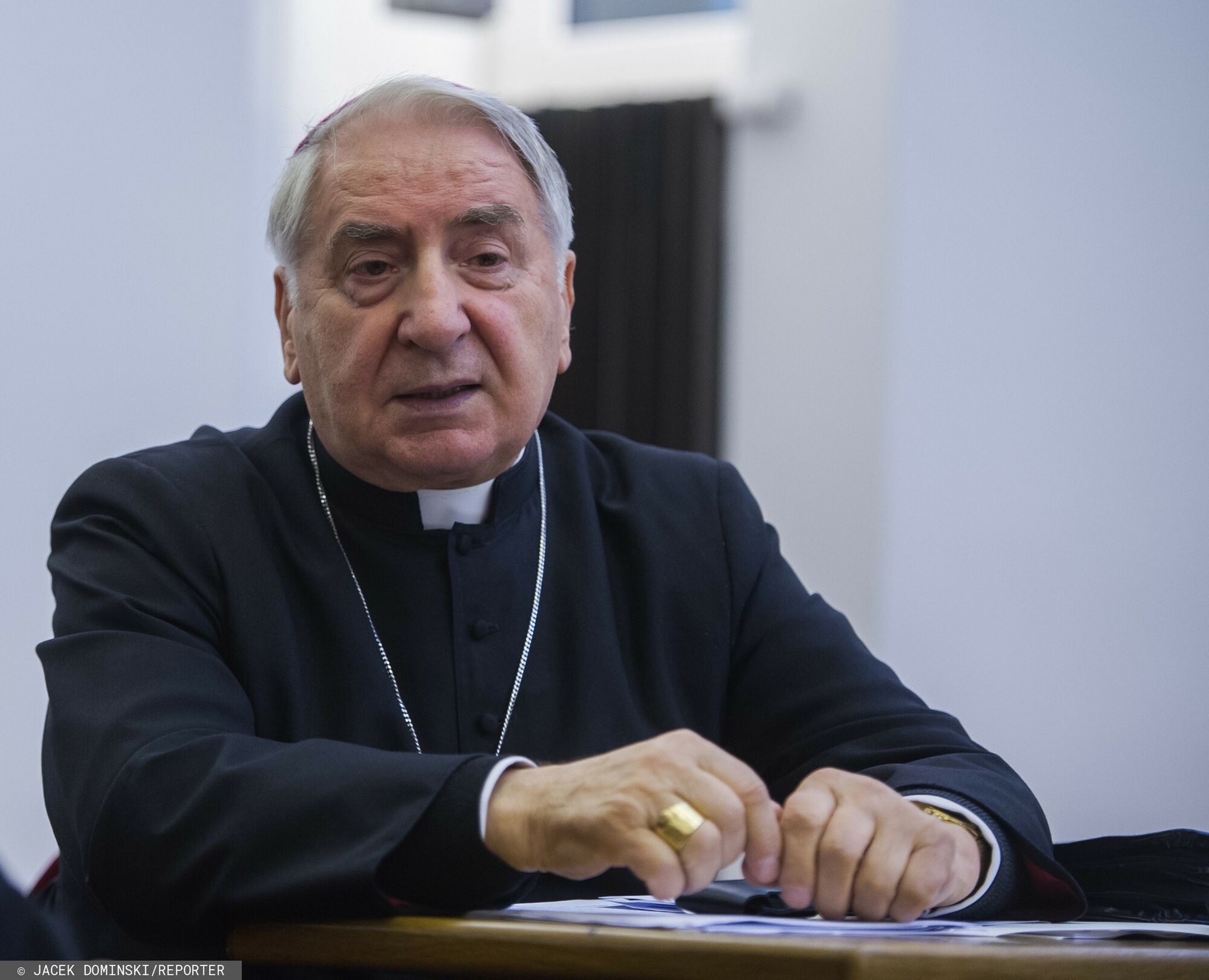 Prymas senior trafił o szpitala. "Poważny stan"