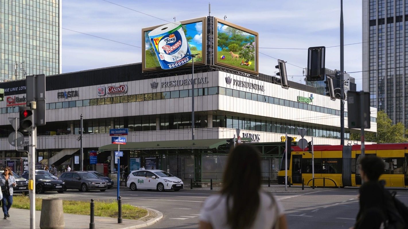 Foxy Tornado z przestrzenną kampanią DOOH w centrum Warszawy