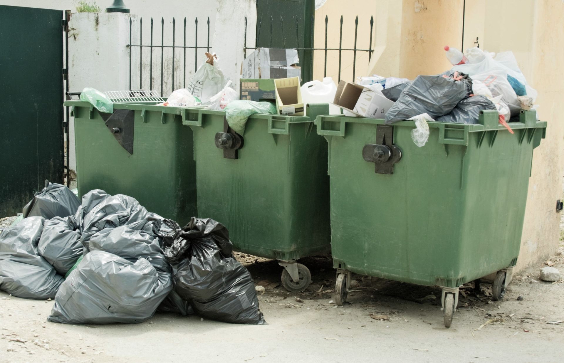 Spółdzielnia zamontowała kamery przy śmietniku. Sąd zdecydował