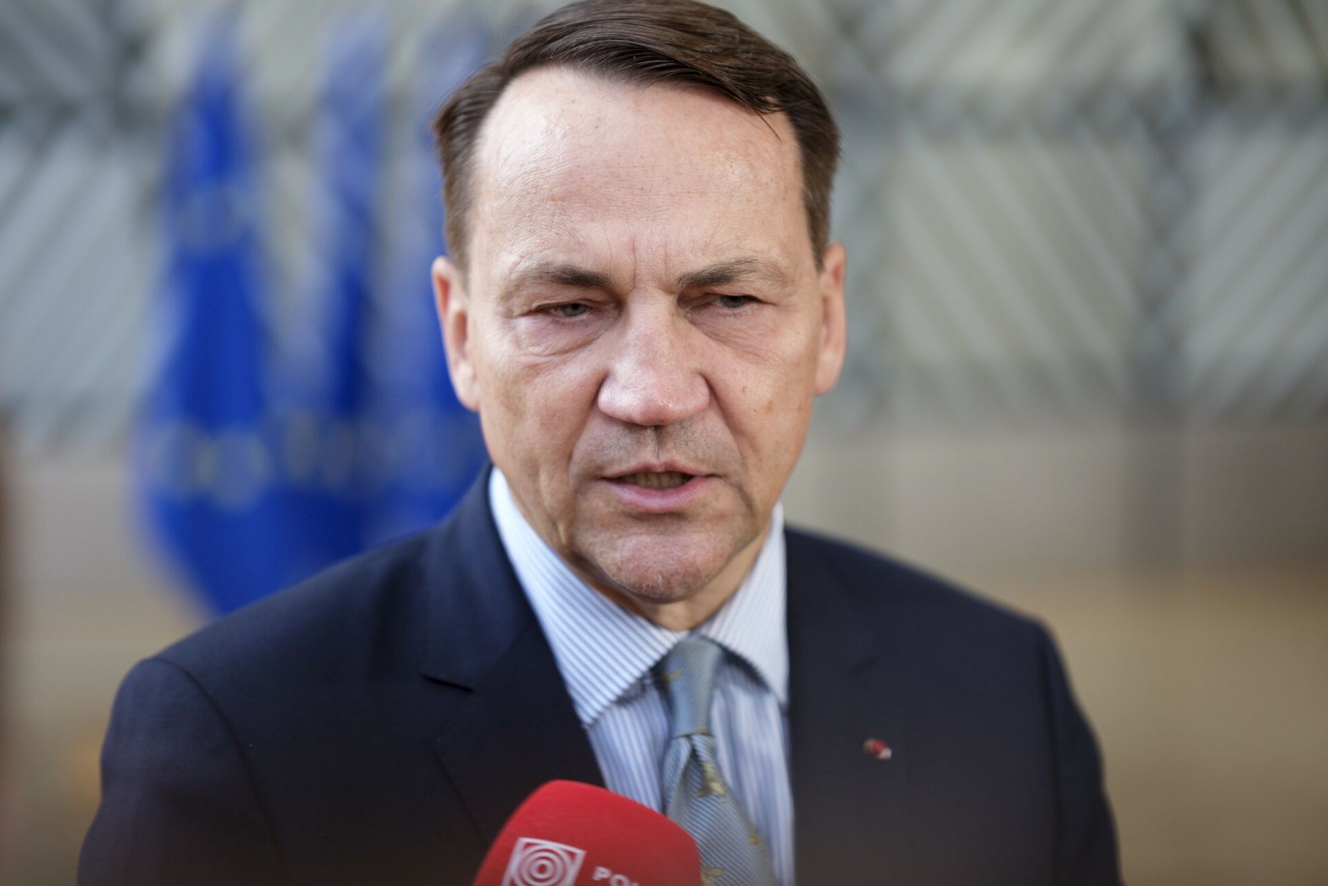 Sikorski reaguje na decyzję Berlina. "Niemcy biorą przykład z Polski"
